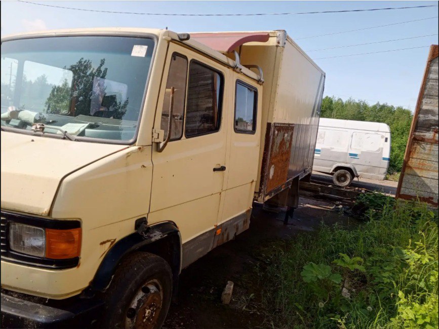 Легковой автомобиль марки: MERCEDES BENZ, модели: 609D, год выпуска: 1993 г., идентификационный номер (VIN): WDB6680021N011083