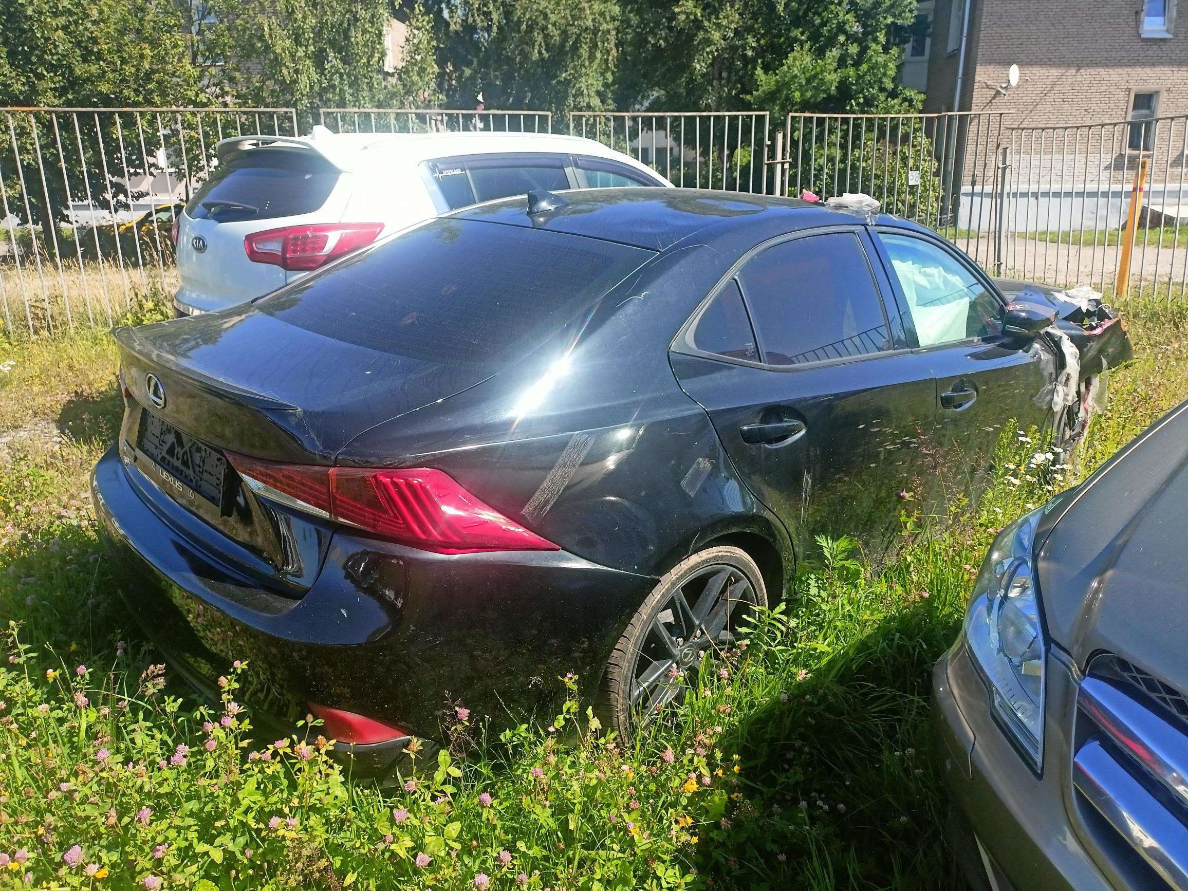Автомобиль легковой Lexus IS200t, 2016 г.в., VIN JTHBA1D29H5043188.