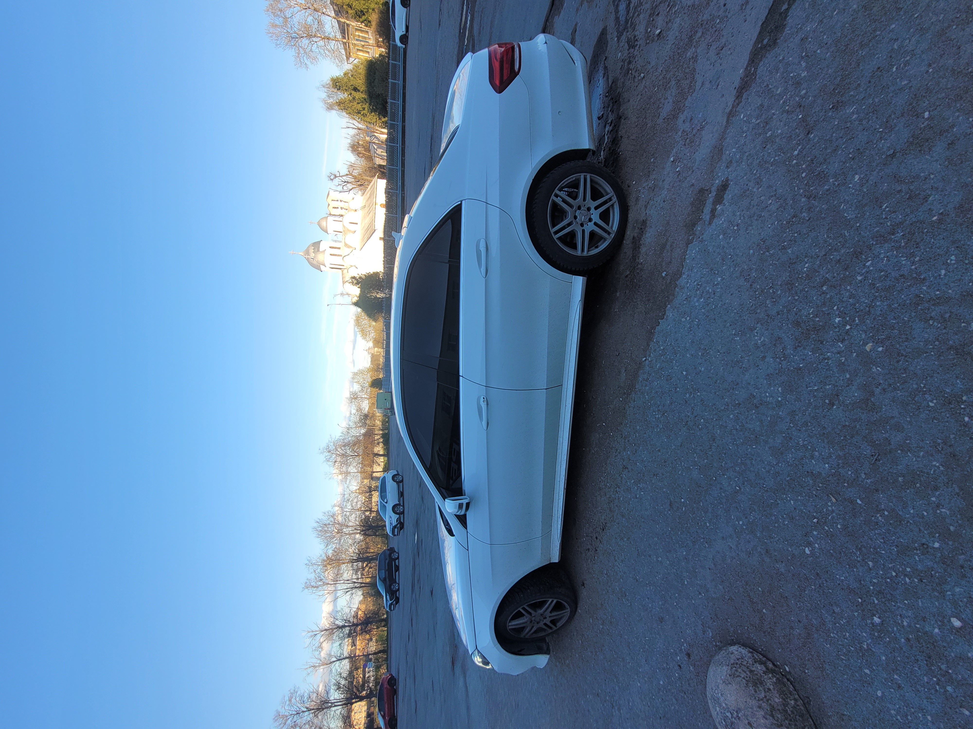 Автомобиль марки Mercedes-Benz модель E200 2014 г.в. VIN-номер WDD2120341B120112