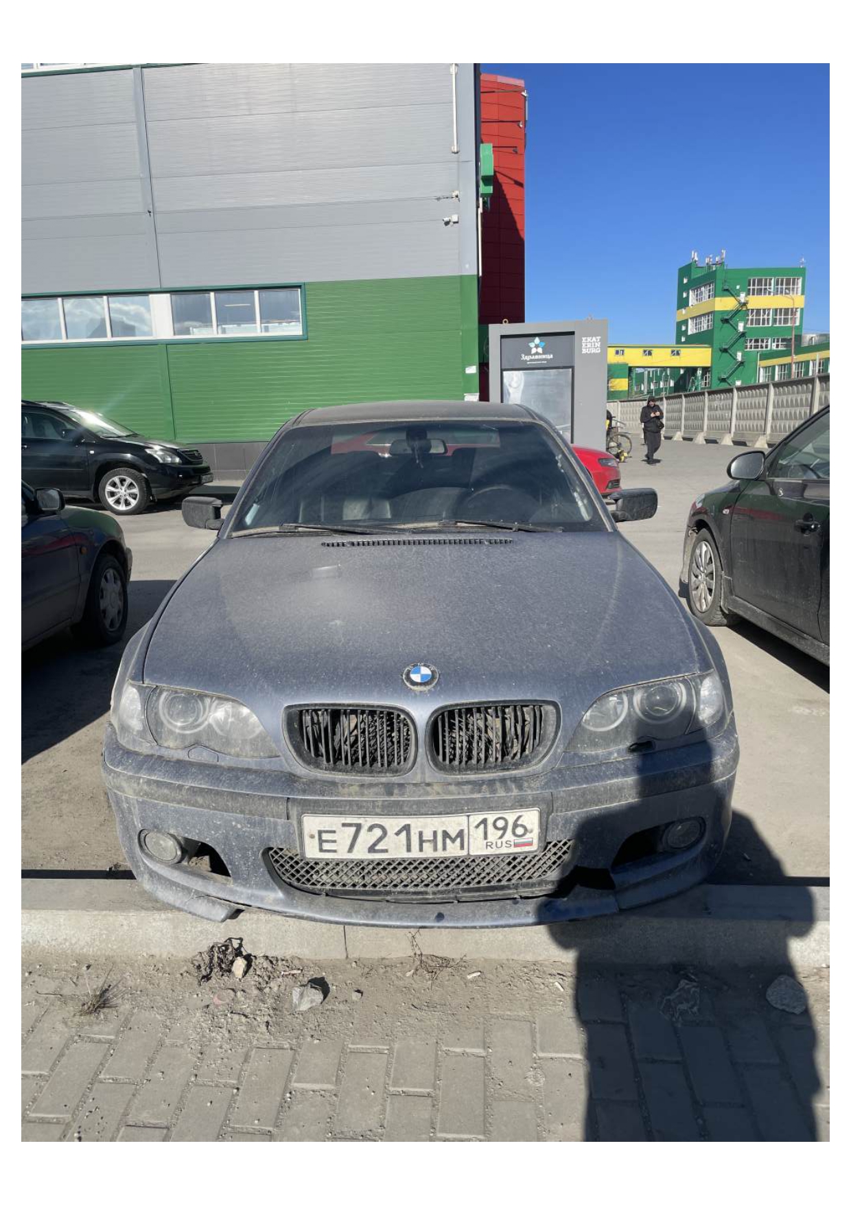 Автомобиль марки BMW модель 320LA 2003 г.в. VIN-номер X4XEV18453EE30916, находится в залоге ПАО "Совкомбанк".