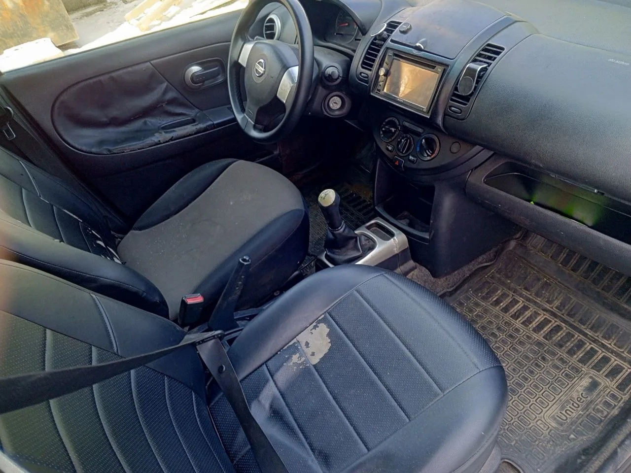 Автомобиль марки NISSAN модель Note 2010 г.в. VIN-номер SJNFAAE11U2100859