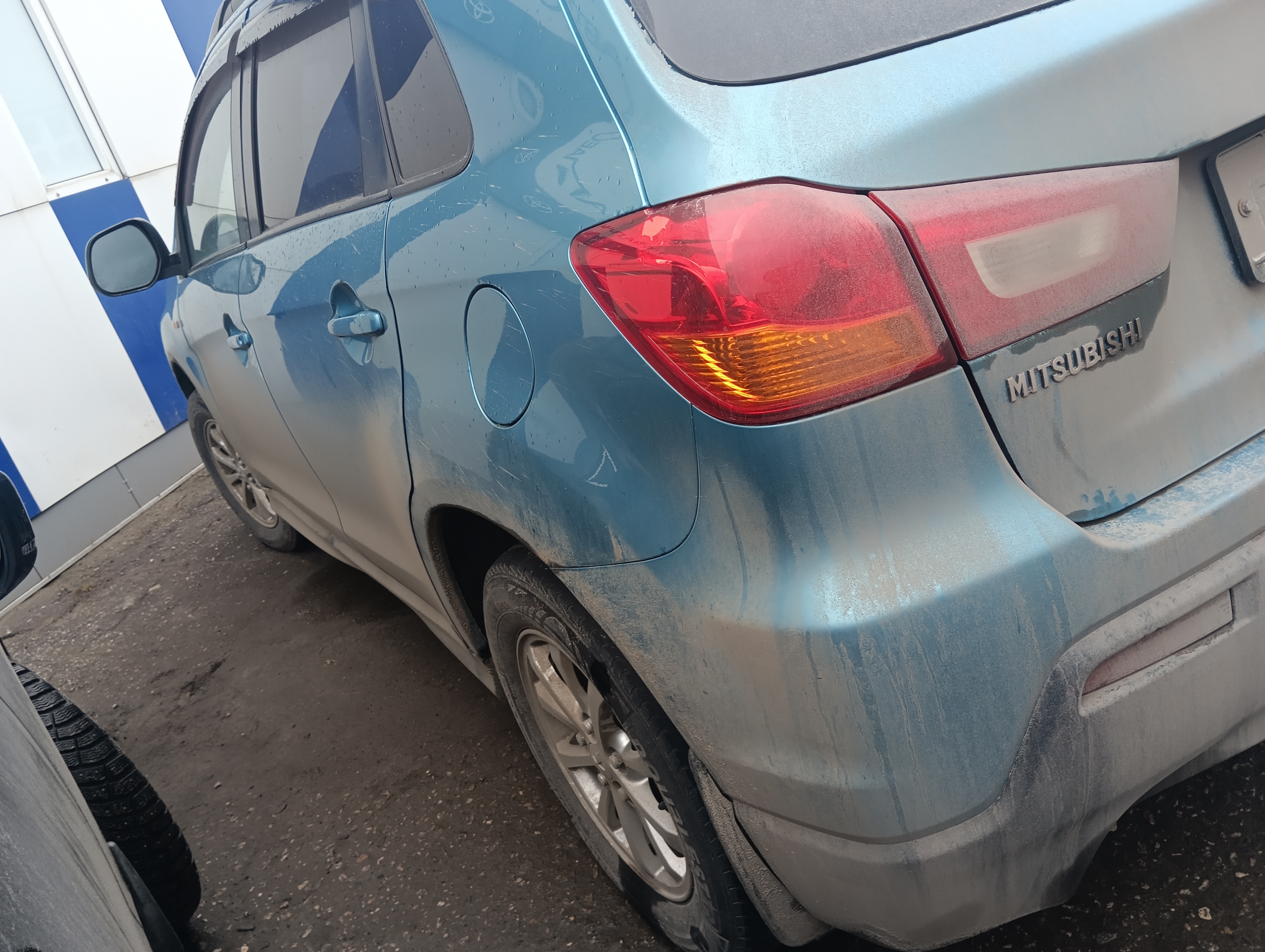 Автомобиль марки MITSUBISHI, модель ASX, 2010 г.в., VIN-номер: JMBXNGA1WBZ012042