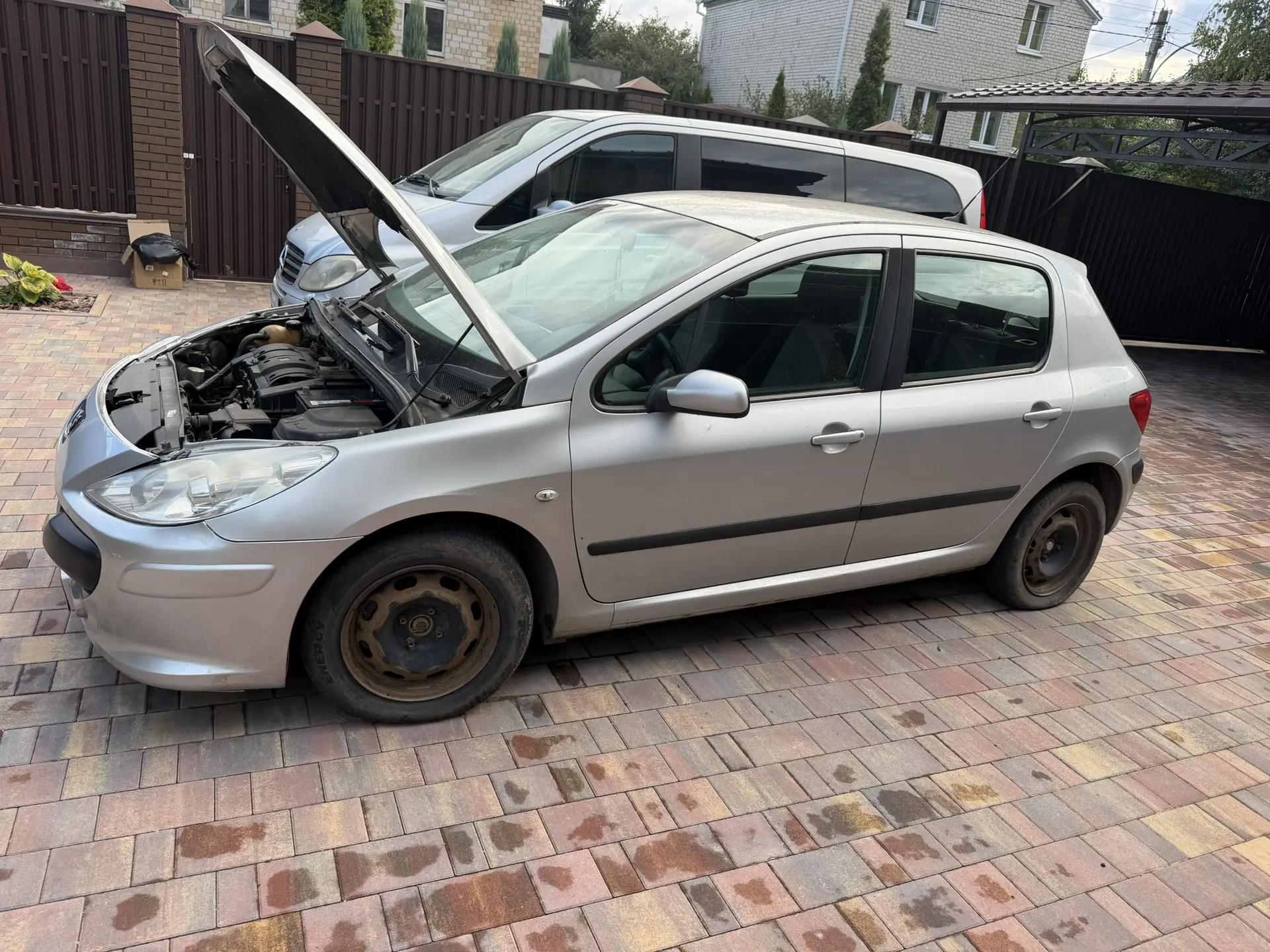 Автомобиль марки PEUGEOT модель 307 2006 г.в. VIN-номер VF33CNFUF84641564