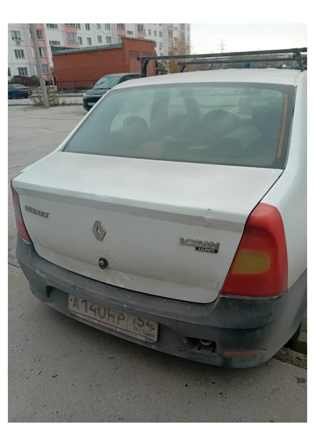 Легковой автомобиль марки: RENAULT, модель: SR (Logan), год выпуска: 2011 г., кузов №: X7LLSRB2HBH357772, идентификационный номер (VIN): X7LLSRB2HBH357772. Имущество находится в залоге ПАО "Совкомбанк"