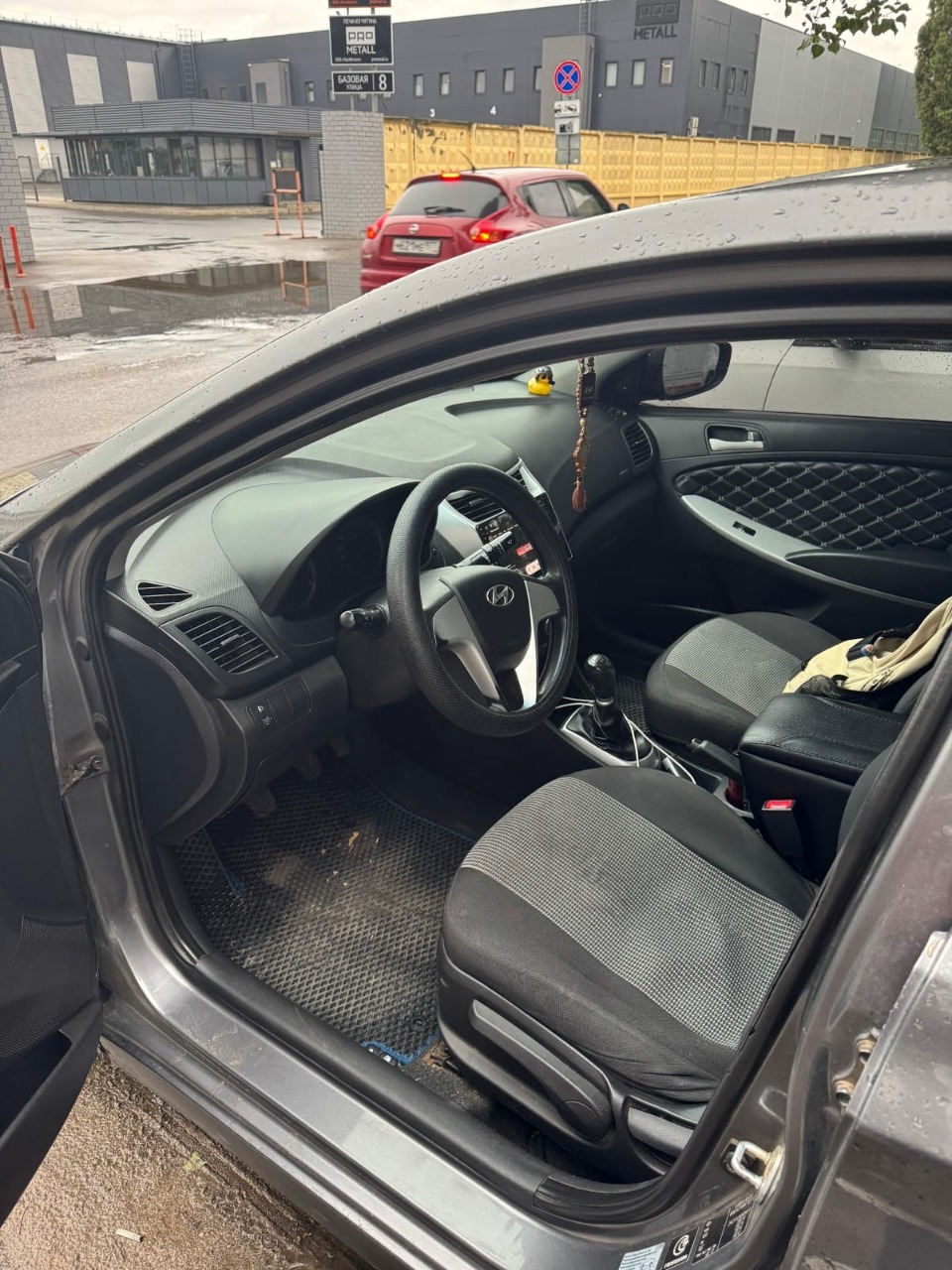 автомобиль марки HYUNDAI модель Solaris 2011 г.в. VIN-номер Z94CT41CABR084545