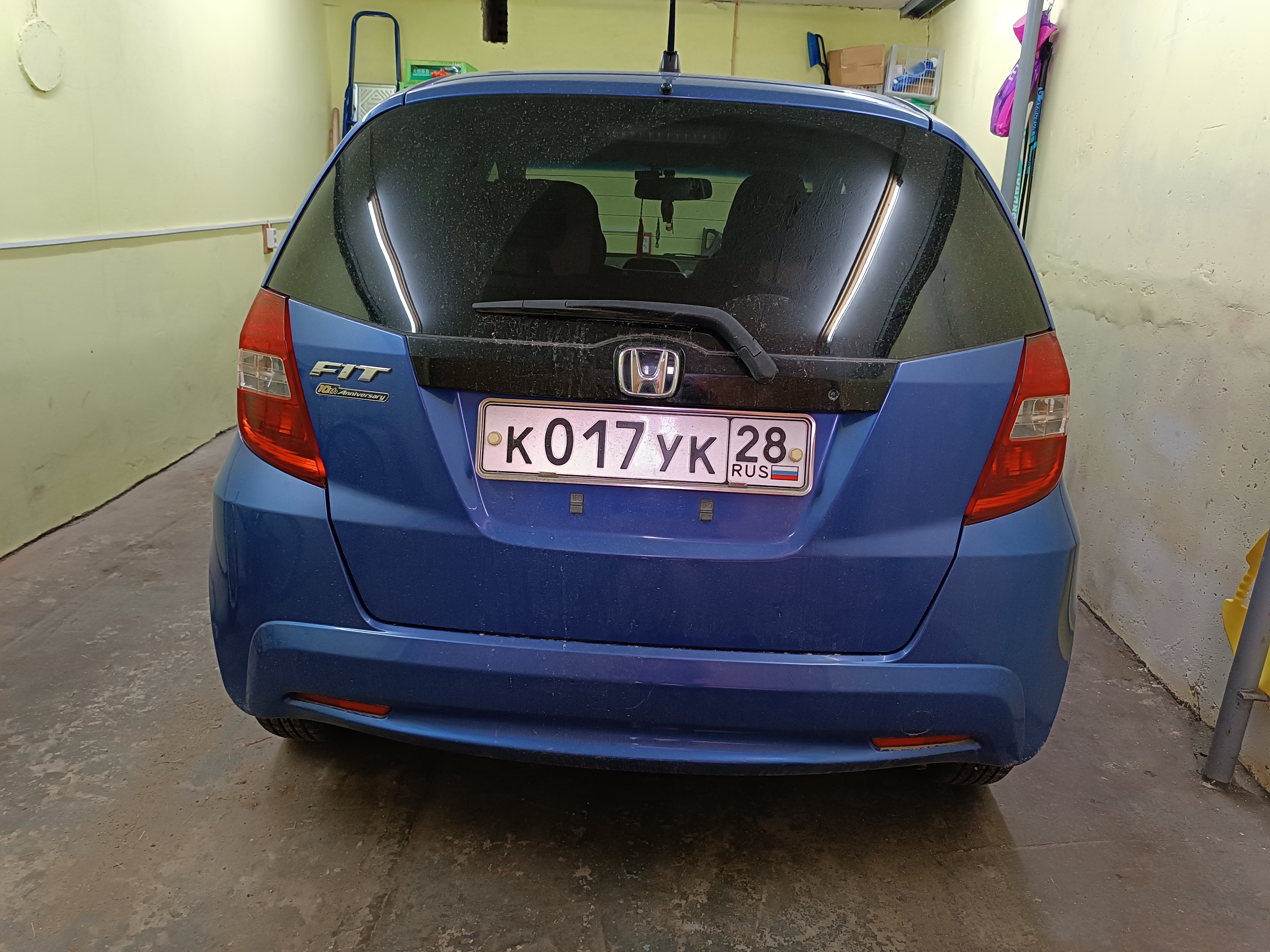 Автомобиль марки: HONDA, модель: FIT, 2011 г.в., VIN-номер: GE6-1587345