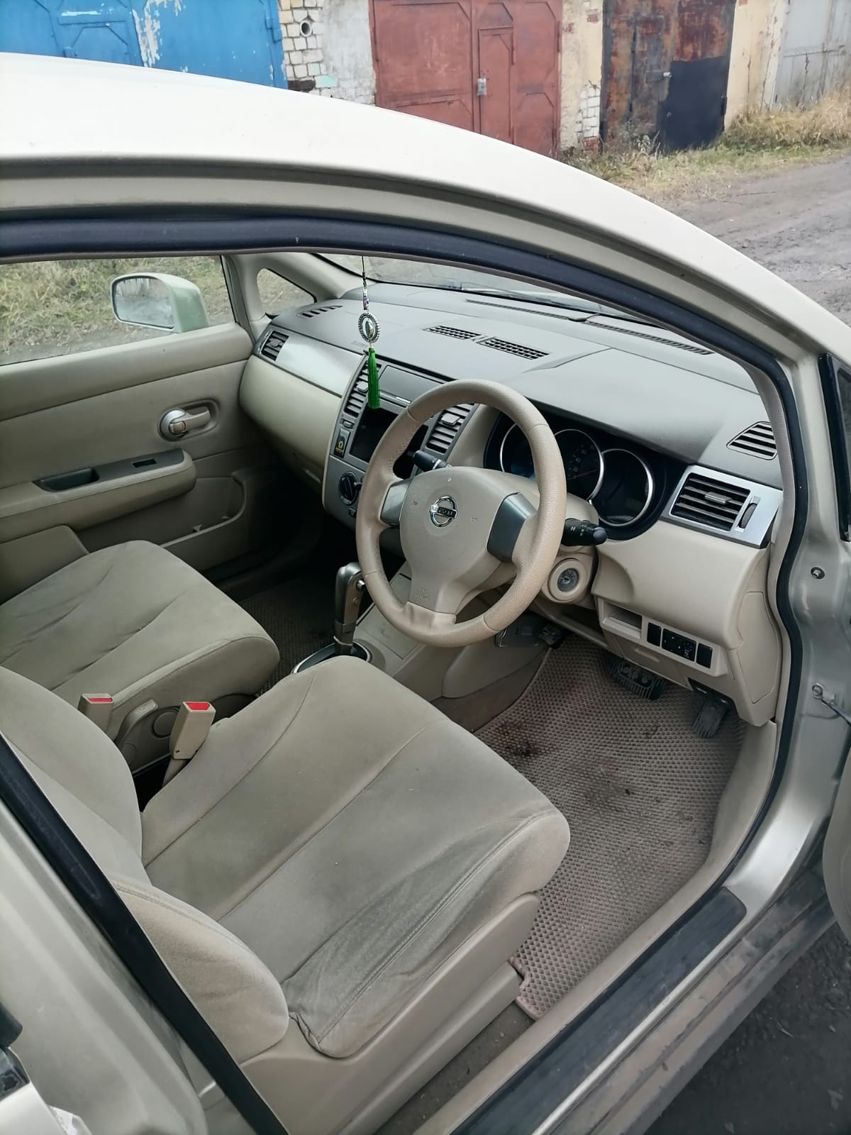 Автомобиль марки НИССАН модель ТИИДАЛАТИО, 2005 года выпуска, номер кузова SC11040270