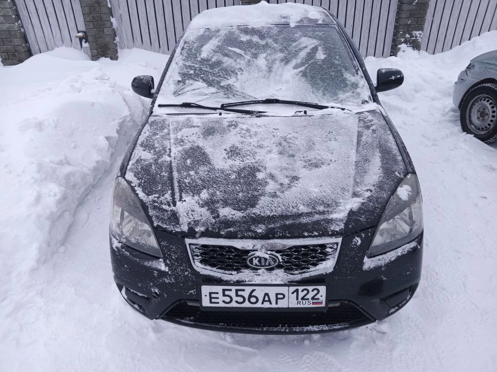 Автомобиль марки KIA модель RIO. Год выпуска: 2010. VIN-номер KNADH511BA6686357.