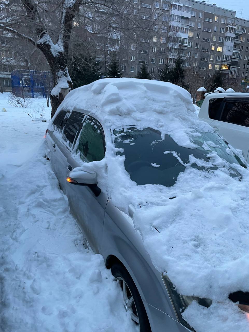Автомобиль: марки TOYOTA, модель Corolla, 2013г.в., номер кузова NZE1647016002