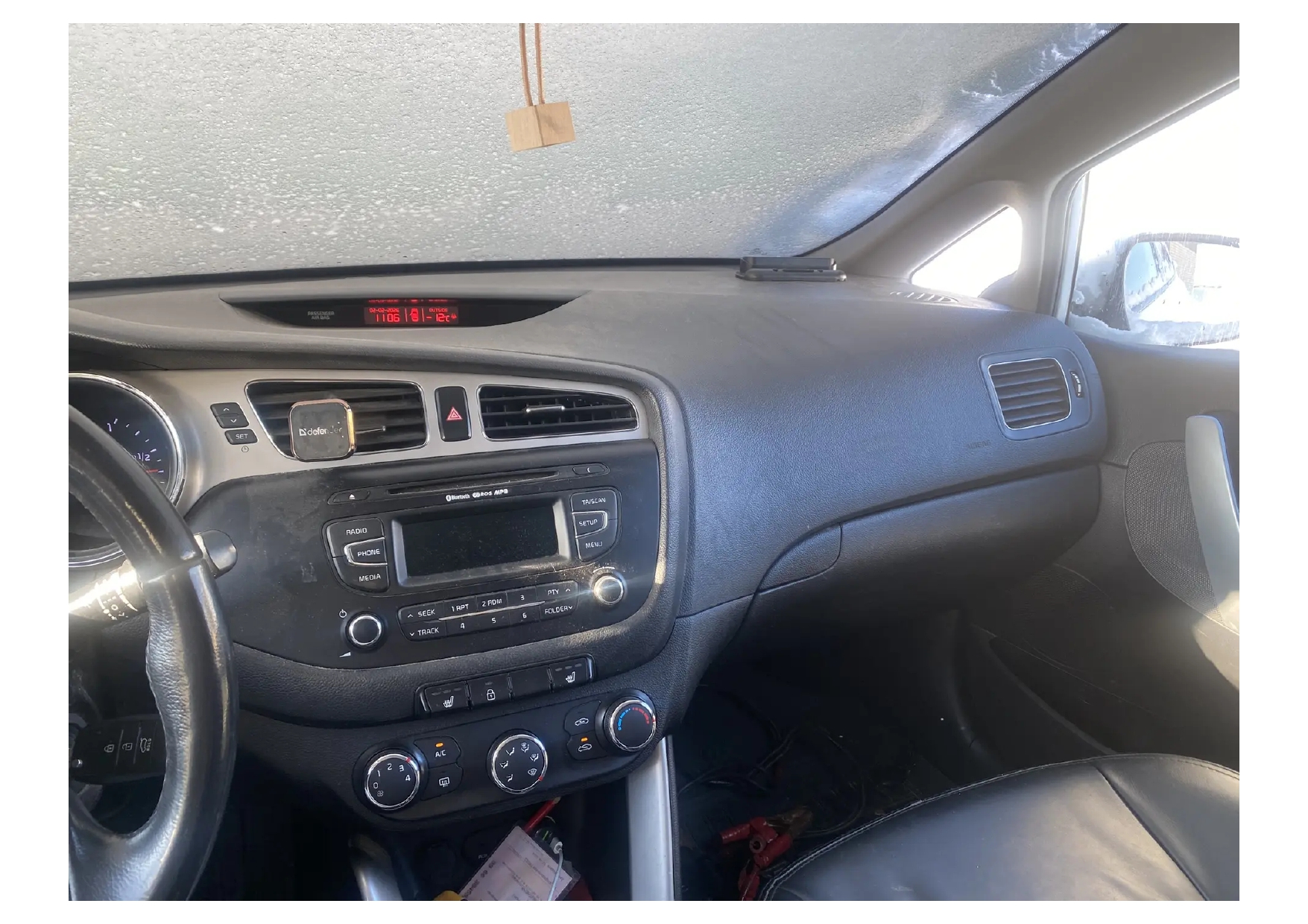 Автомобиль марки KIA модель Ceed 2014 г.в. VIN-номер XWEHN512AE0006356