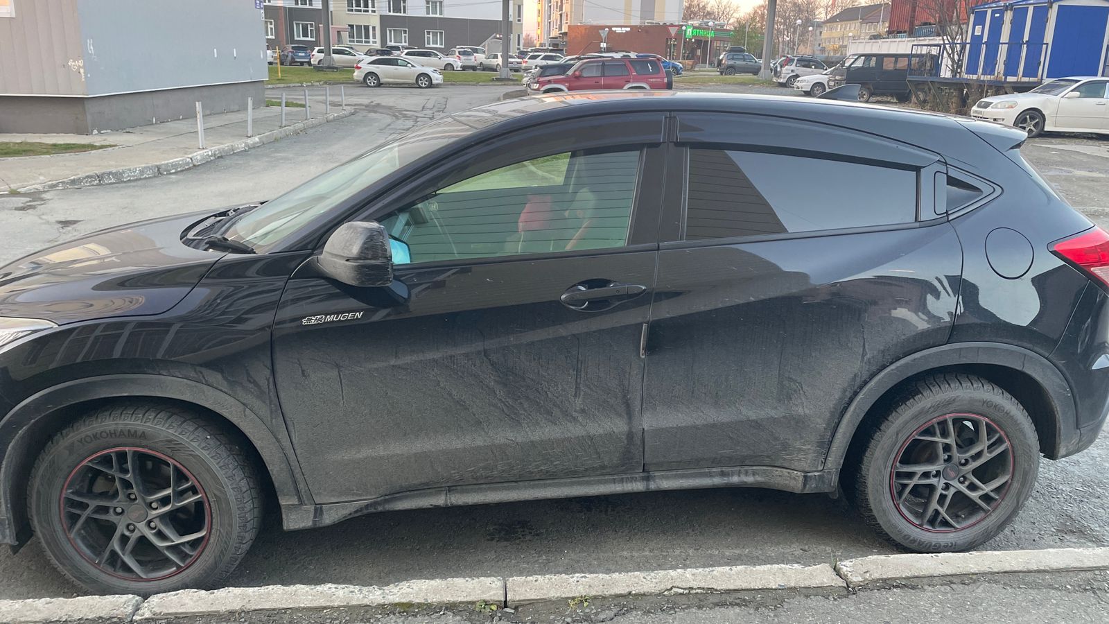 Автомобиль марки HONDA модель VEZEL 2014 г.в. номер кузова RU1-1008662