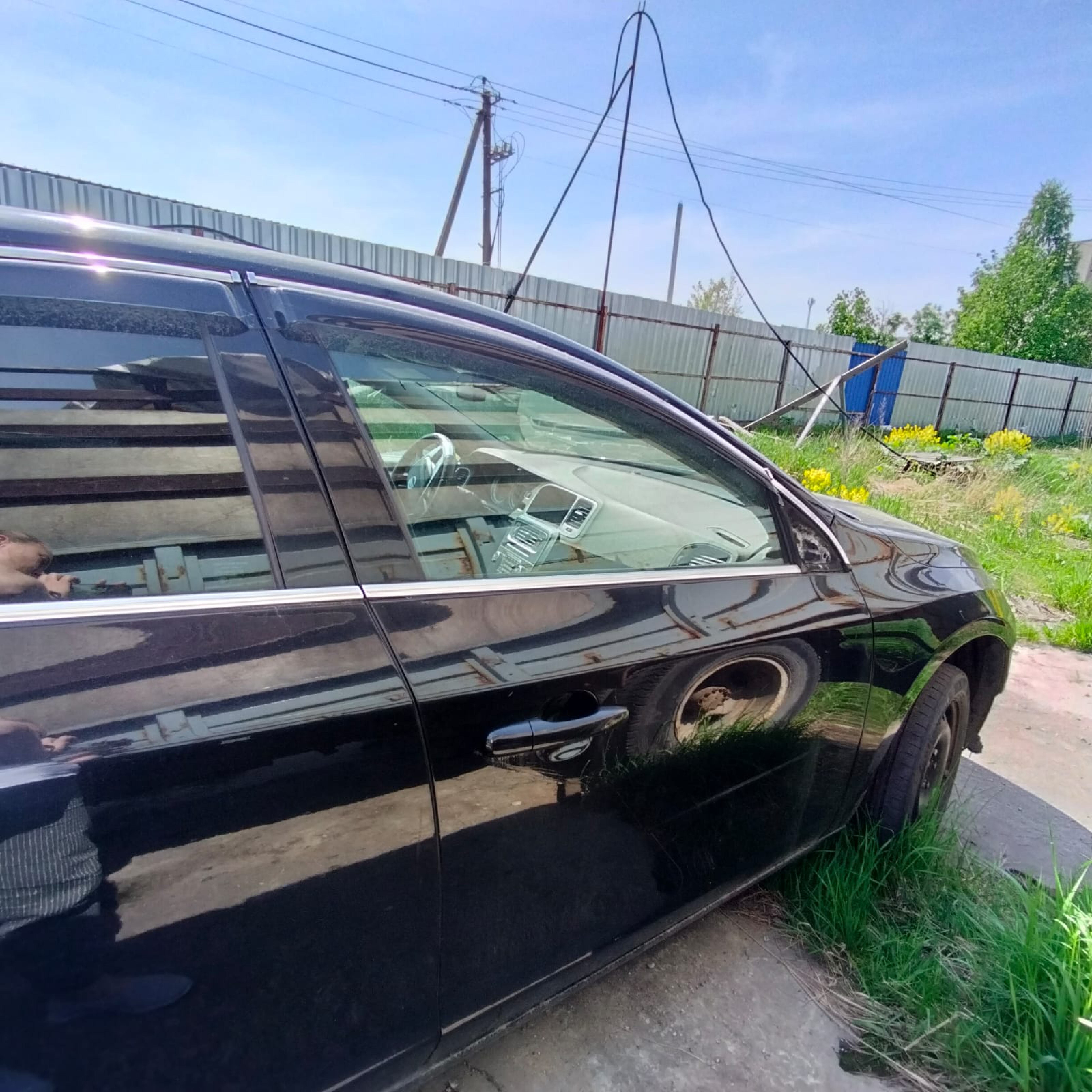 Автомобиль марки VOLVO модель S 60 2011 г.в. VIN-номер YV1FS485BC2092347