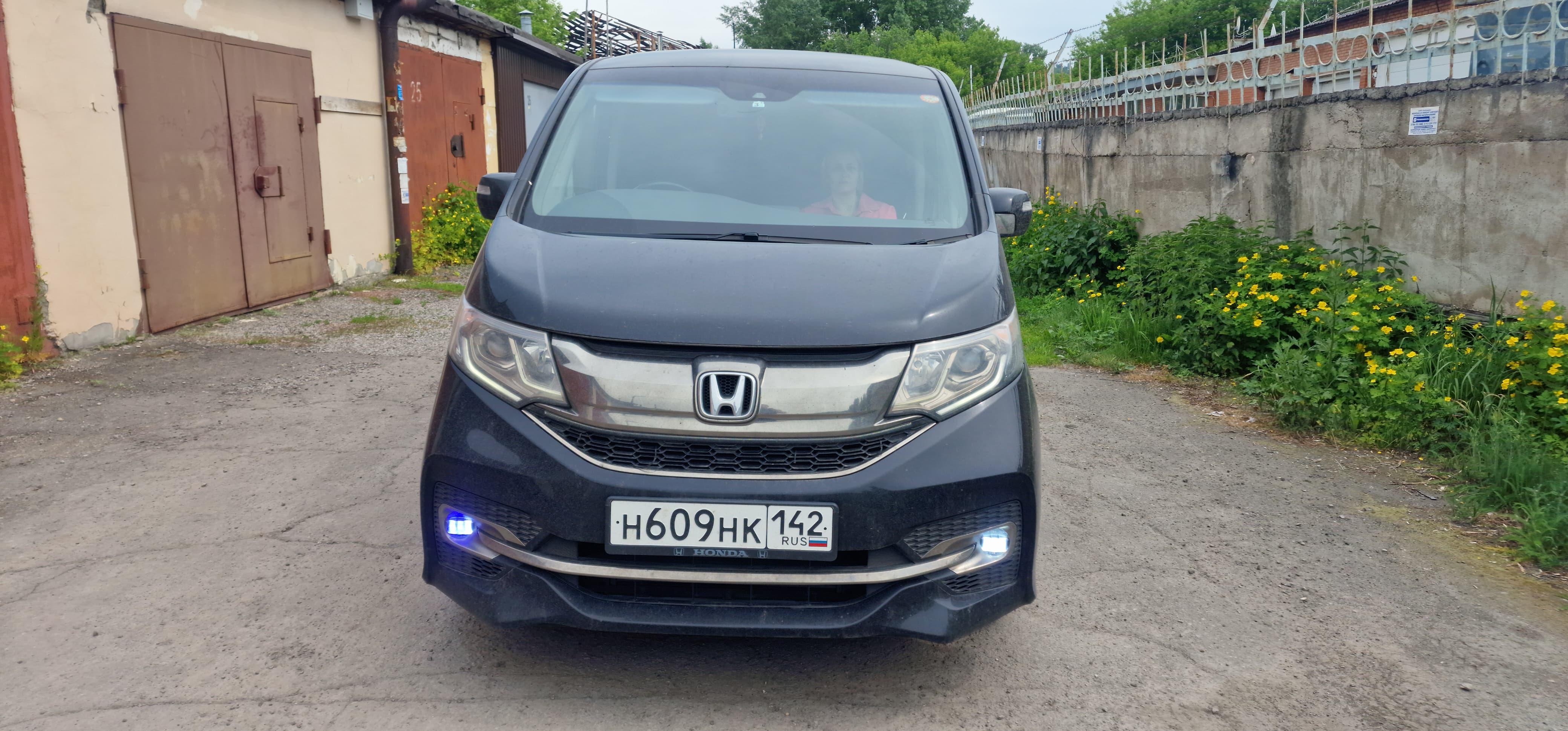 Автомобиль марки HONDA модель stepwgn 2017 г.в. номер кузова RP4-1103871