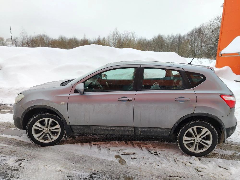 Легковой автомобиль марки: NISSAN, модель: Qashqai, год выпуска: 2010 г., VIN: SJNFBNJ10U2056565;