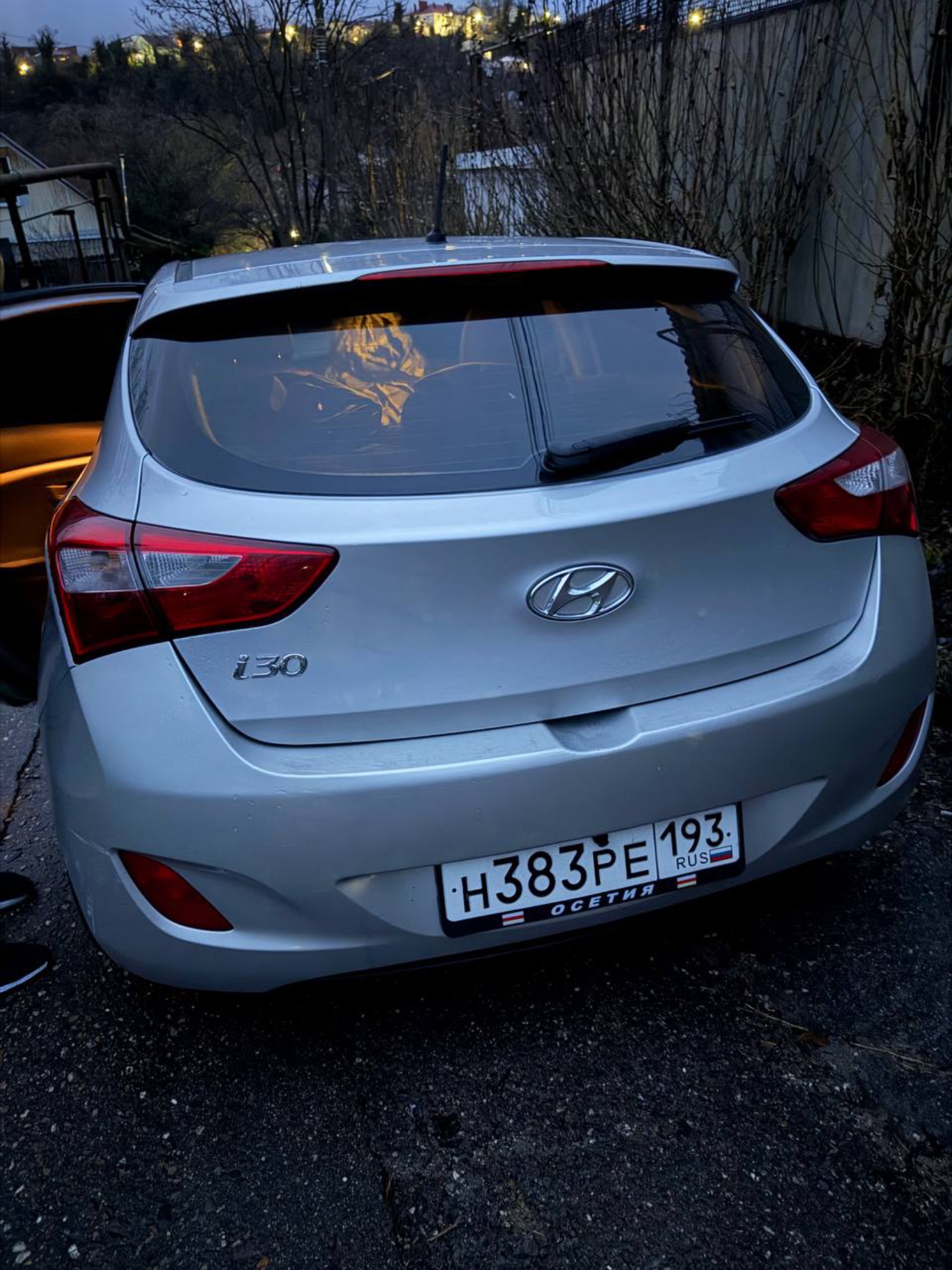 Автомобиль марки HYUNDAI модель I30 2013 г.в. VIN-номер TMAD251BBEJ111897