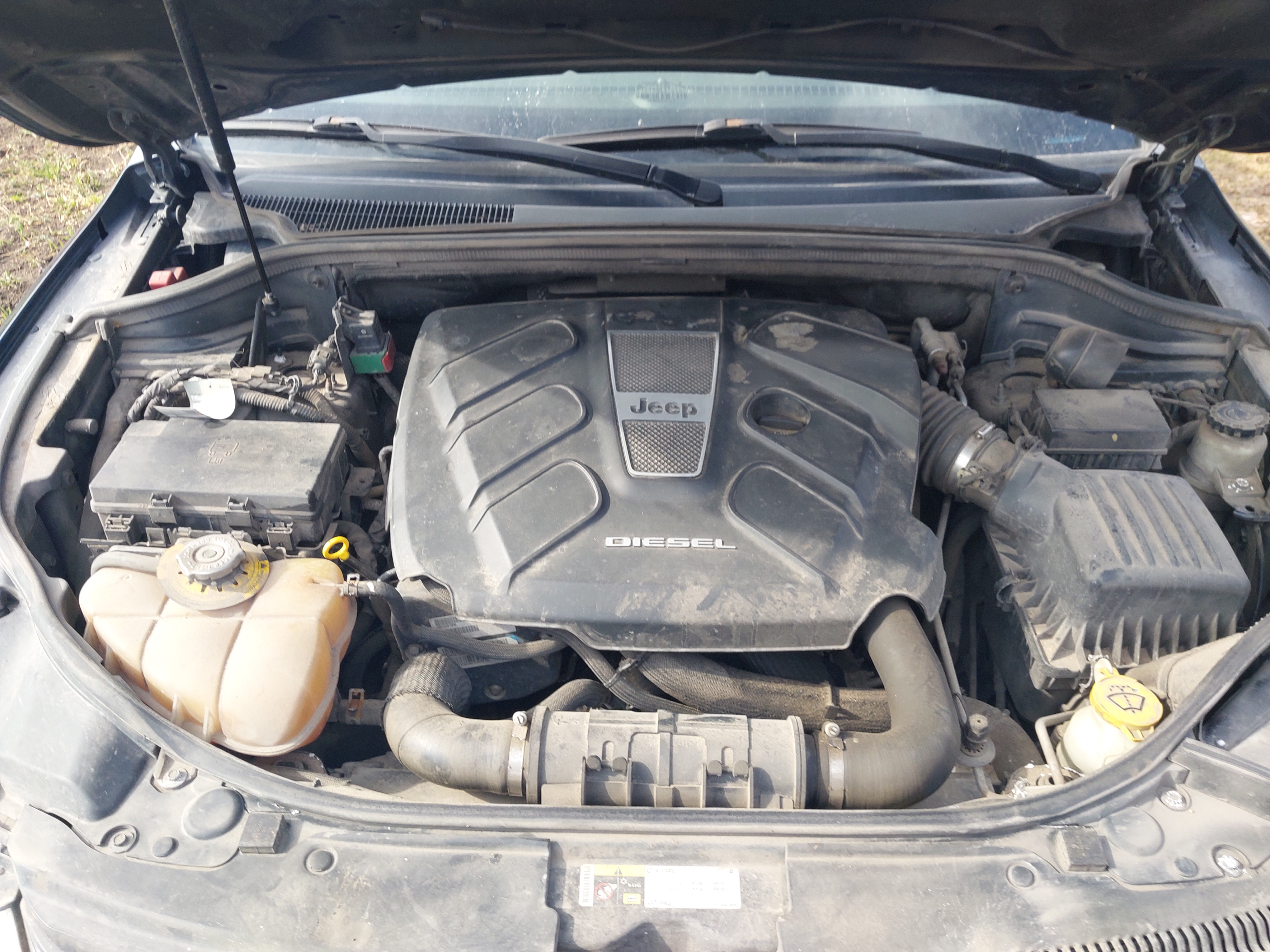 Автомобиль марки JEEP модель Grand Cherokee OVERLA 2013 г.в. VIN-номер 1C4RJFCM9EC236335