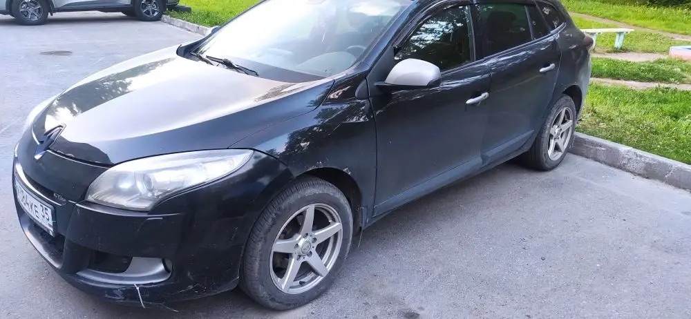 Автомобиль марки RENAULT модель Megane 2011 г.в. VIN- номер VF1KZ090E44871817