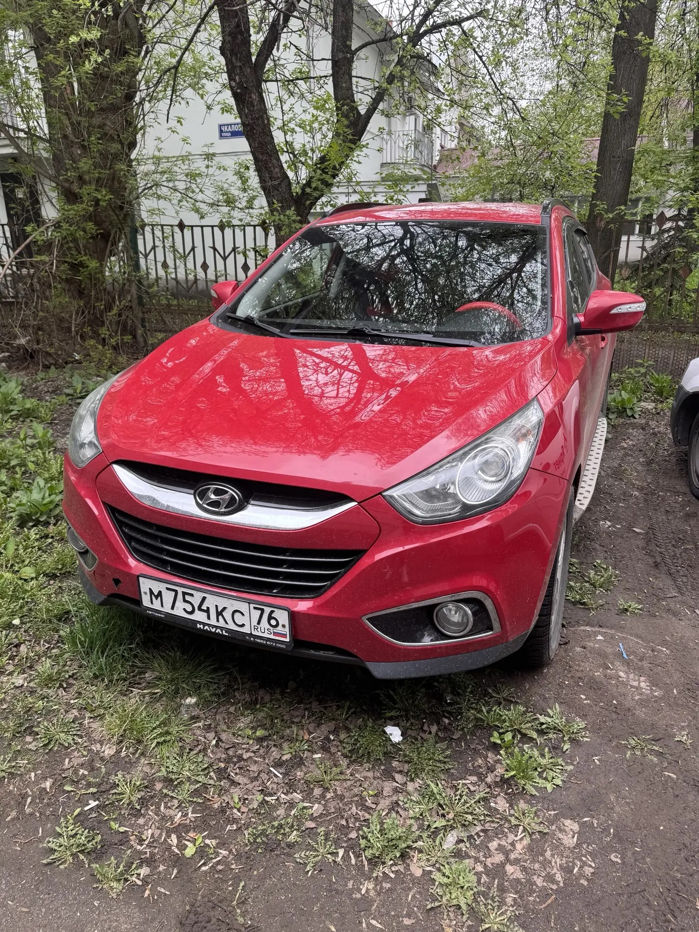 Легковой автомобиль, марка: HYUNDAI, модель: IX35, год изготовления: 2012 г.в., цвет: красный, VIN: TMAJU81BDDJ384851, ПТС: 77 УН 584248, г/н: М754КС76