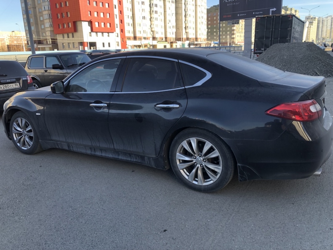 Автомобиль марки INFINITI модель M37 2012 г.в. VIN-номер Z8NBBNY51CS000610