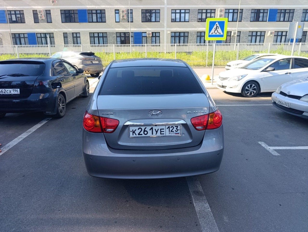 Автомобиль марки HYUNDAI модель Elantra 2011 г.в. VIN-номер KMHDU41BBBU226205