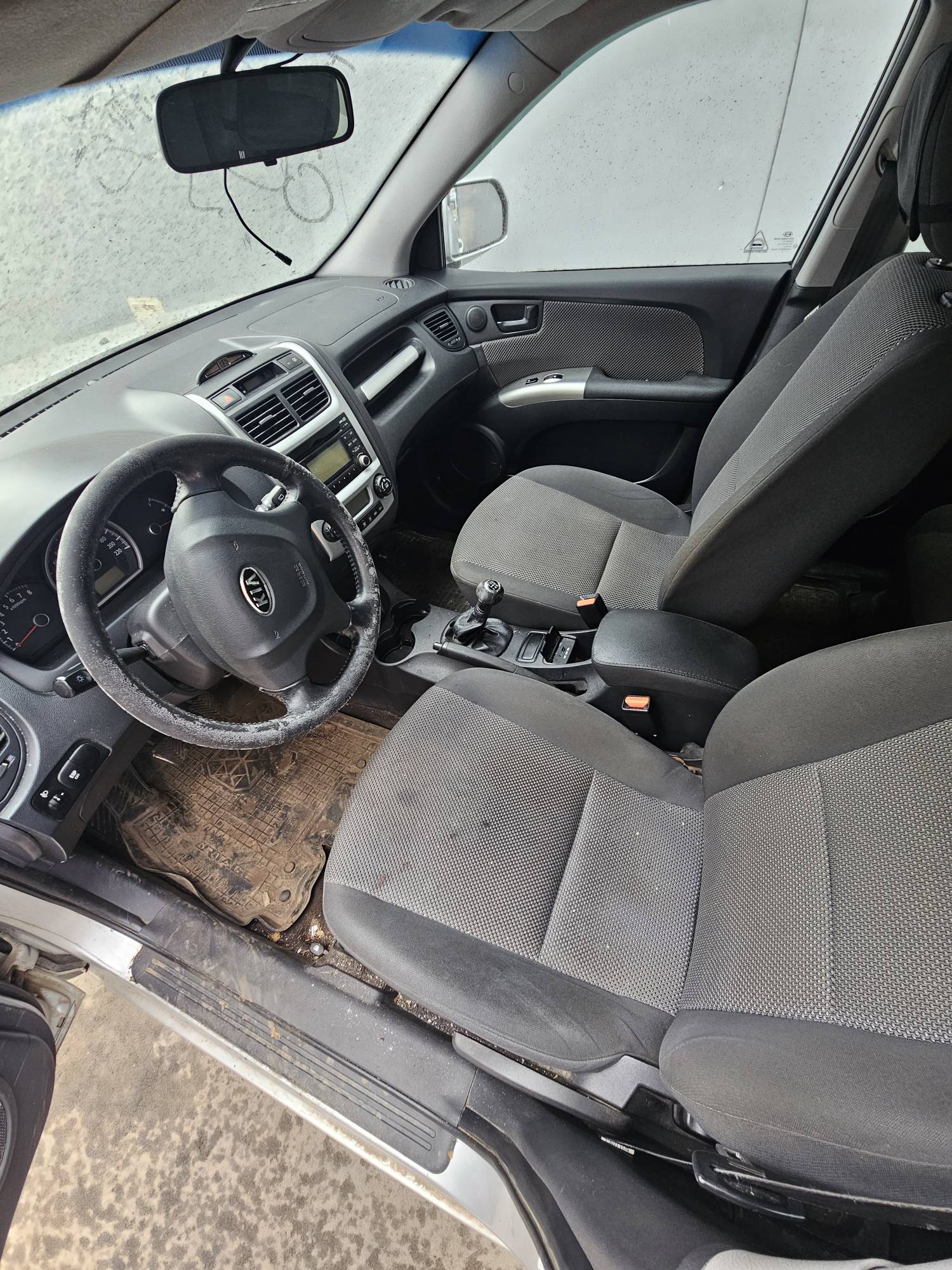 Автомобиль марки KIA модель Sportage 2010 г.в. VIN-номер XWEKH812AA0006672