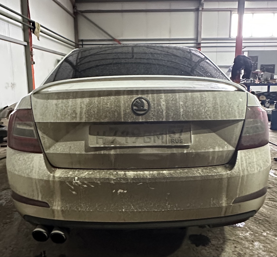 Легковой автомобиль марки: SKODA, модель: Octavia, год выпуска: 2015 г., идентификационный номер (VIN): XW8AC4NE5FH023019. В залоге у ПАО "Совкомбанк".