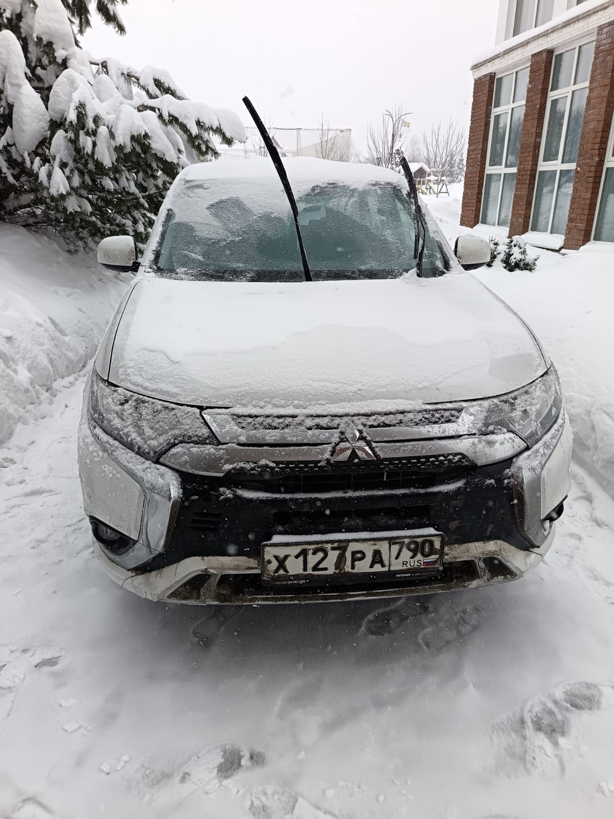 Автомобиль марки MITSUBISHI модель Outlander 2022 г.в. VIN-номер LL66HAB03NB030655