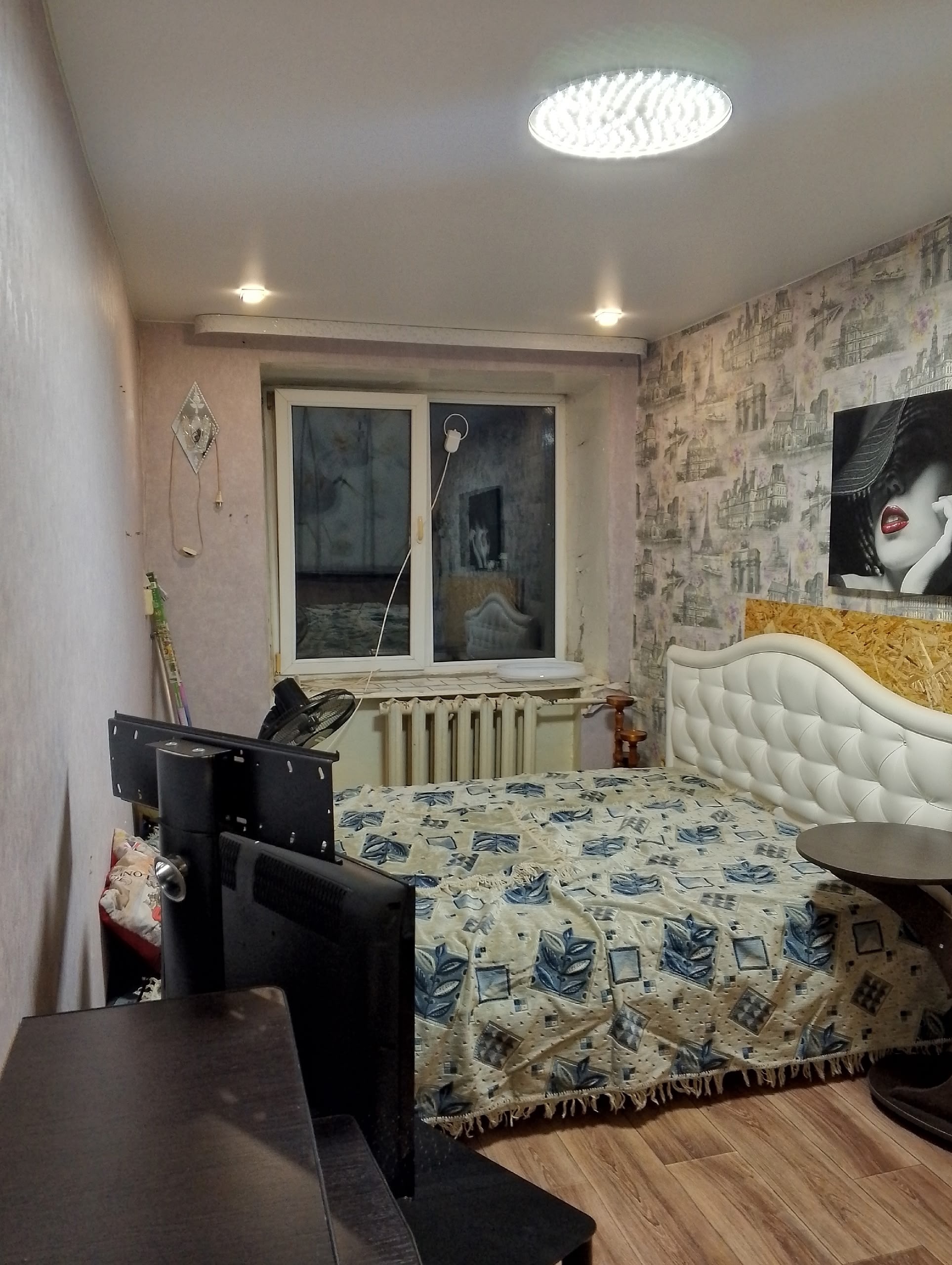 Помещение, общая площадь 27.6 кв.м., расположенное по адресу: 427964, Удмуртская Республика, г. Сарапул, ул. Карла Маркса, д.92б, кв. 8, кадастровый номер 18:30:000132:174