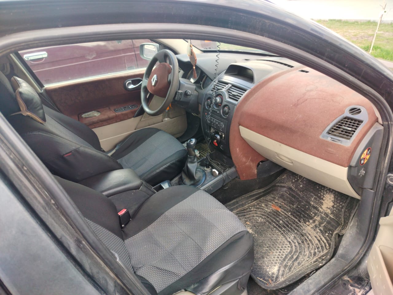 Легковой автомобиль RENAULT MEGANE S2E16 115E2, 2006 г.в., VIN VF1LM1B0H36497792. Совместная собственность. Залоговое имущество ООО МКК «Корона».