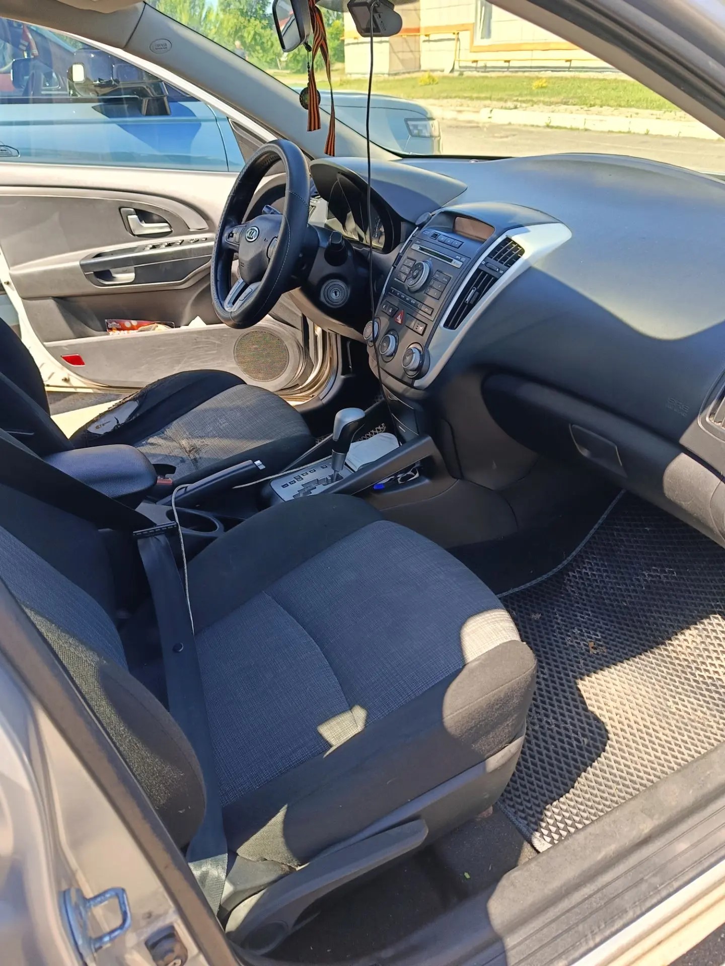 Автомобиль марки KIA модель СD (СЕЕD) 2010 г.в. VIN-номер XWEHC812BA0001416