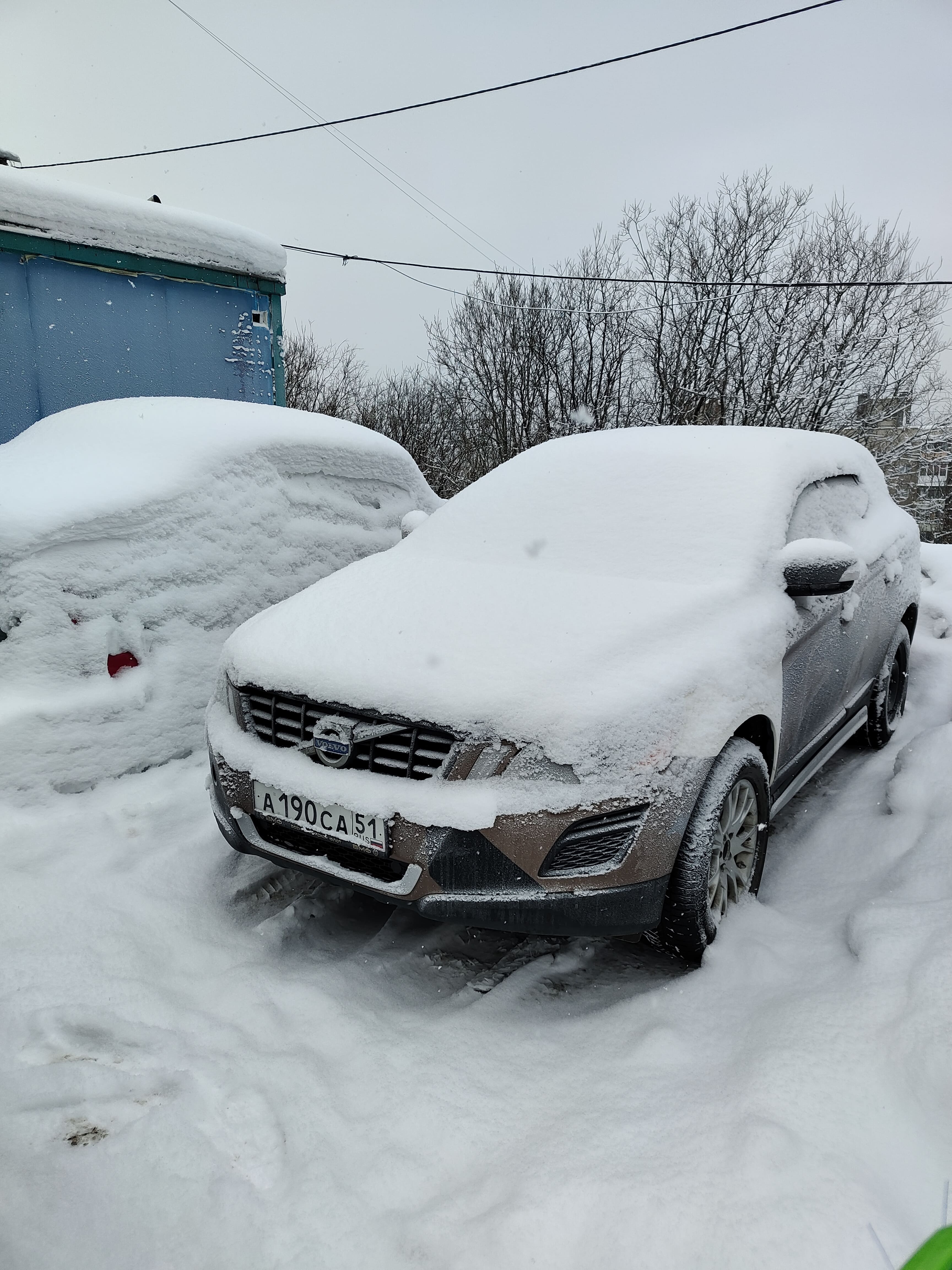 Автомобиль марки VОLVО модель ХС60 2010 г.в. VIN-номер YV1DZ7056B2175302