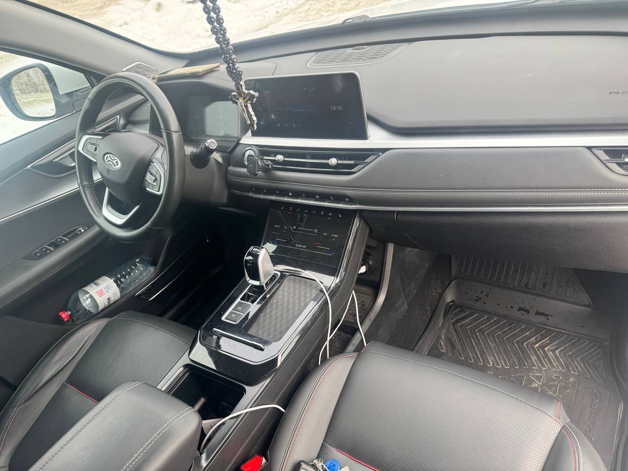 Автомобиль марки XCITE, модель X-CROSS 7, 2024 года выпуска, с номером VIN ECET32000R0005036. Находится в залоге у ПАО "Совкомбанк".