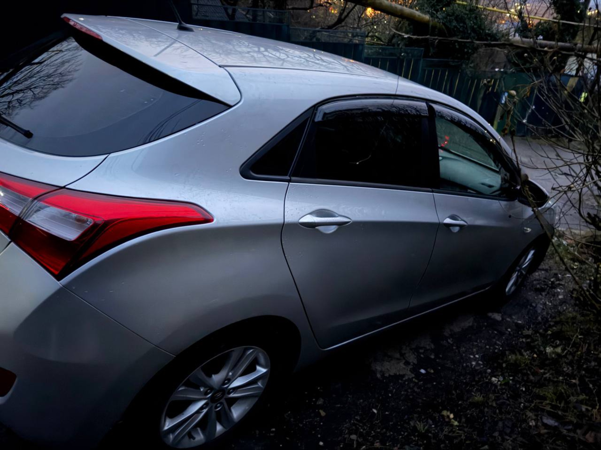 Автомобиль марки HYUNDAI модель I30 2013 г.в. VIN-номер TMAD251BBEJ111897