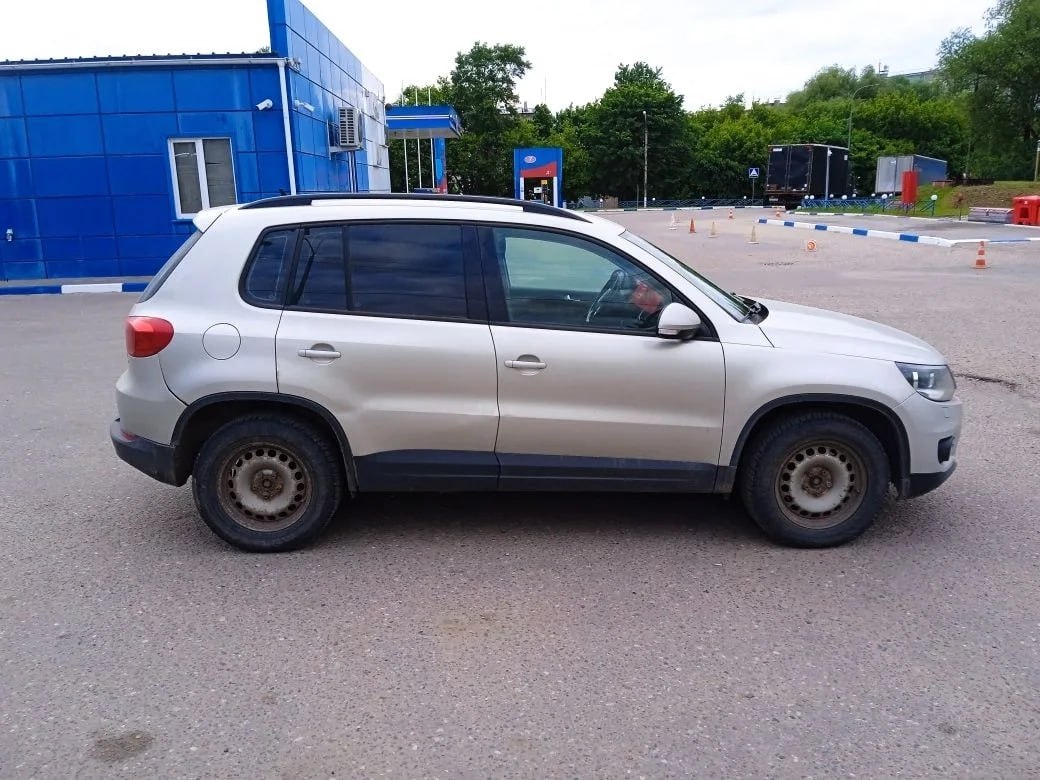 VOLKSWAGEN модель Tiguan 2012 г.в. VIN-номер XW8ZZZ5NZCG116835