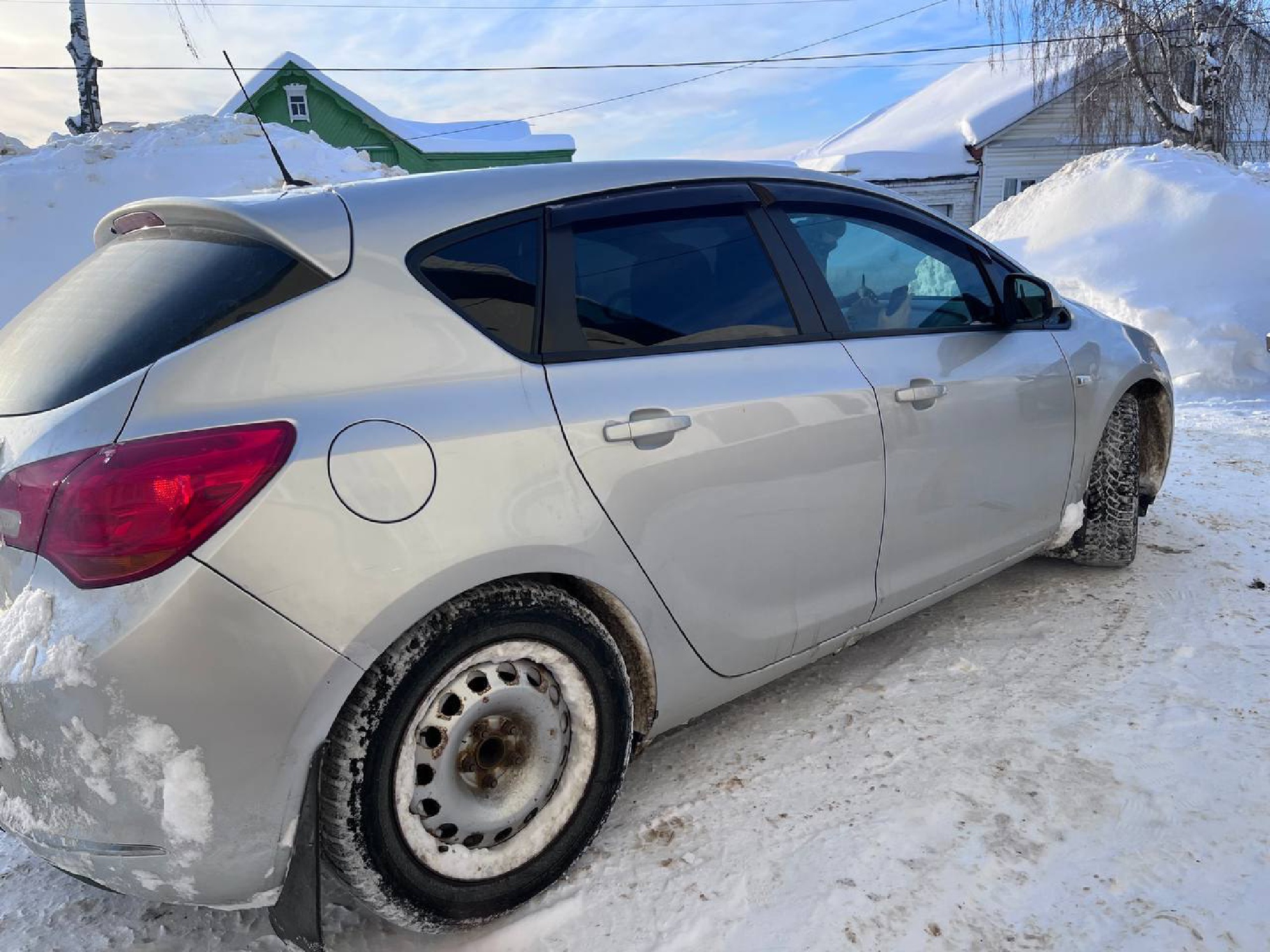 Автомобиль марки OPEL модель Astra 2012 г.в. VIN-номер XUFPD6DD3D3002193