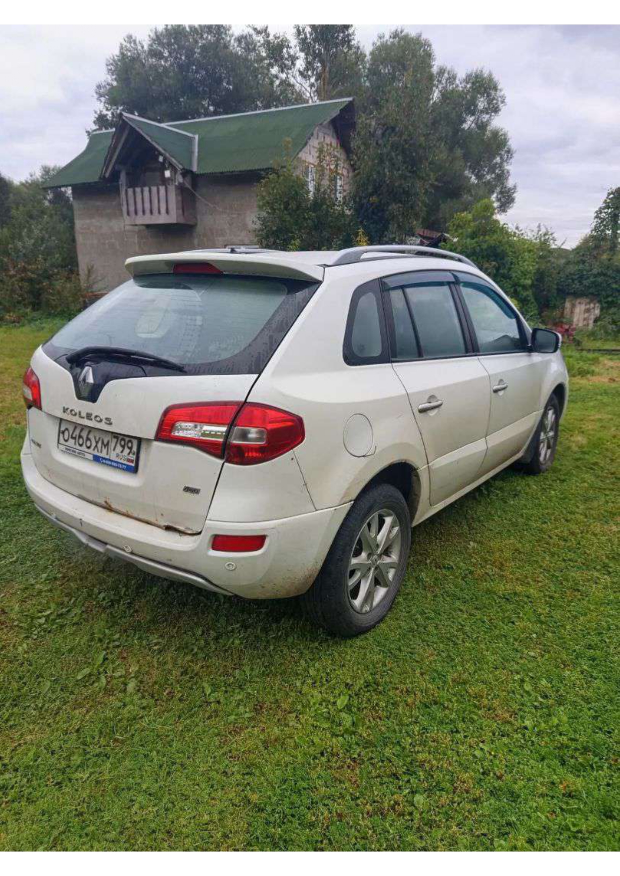 Легковой автомобиль марки: RENAULT модель: Koleos, год выпуска: 2013 г., идентификационный номер (VIN): X7L8Y0C0V48456963. В залоге у ПАО "Совкомбанк".