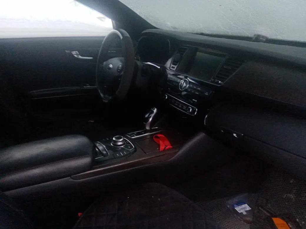 Автомобиль марки KIA модель Quoris 2013 г.в. VIN-номер XWELU412BD0000212