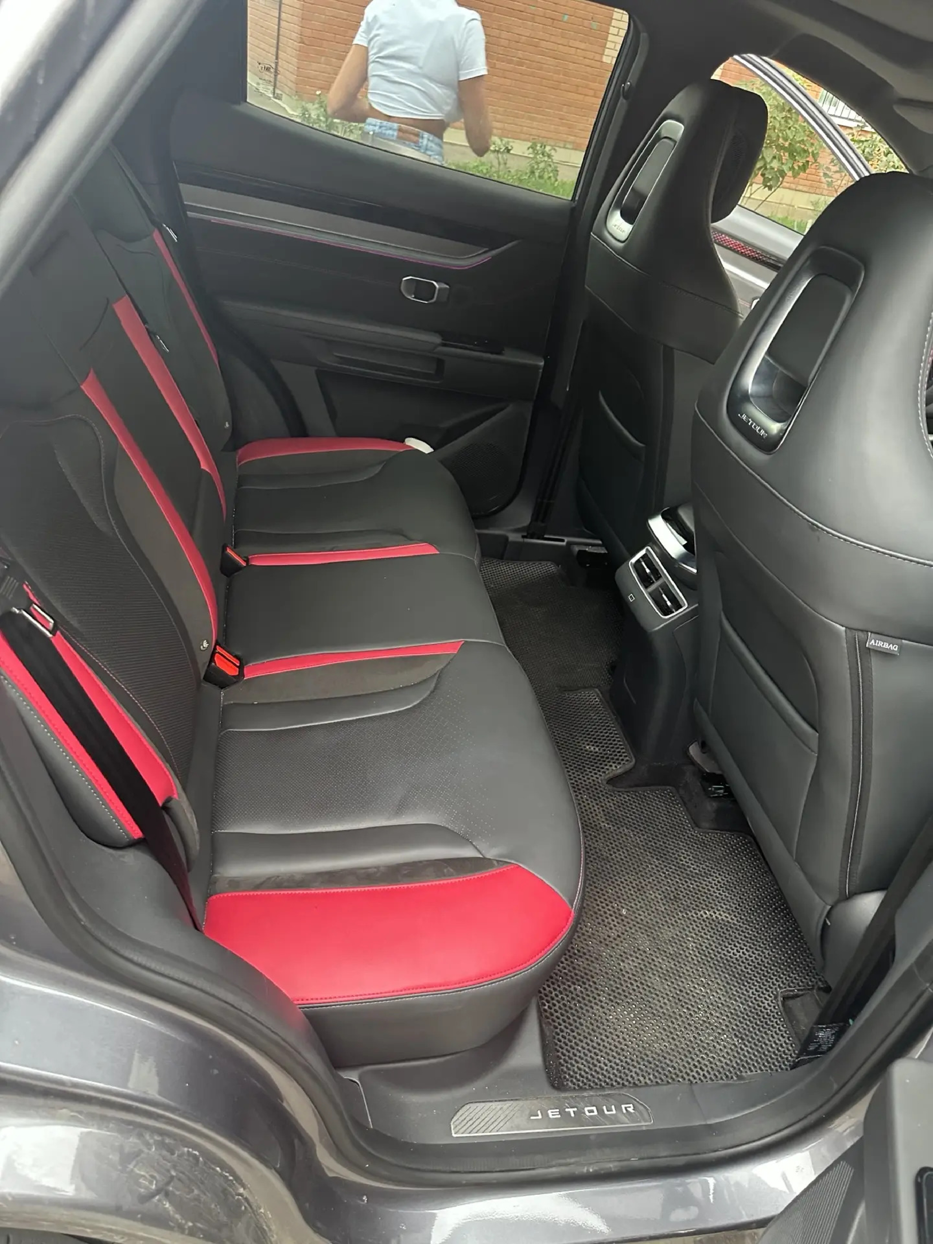Легковой автомобиль марки: JETOUR, модели: Dashing, год выпуска: 2023 г., кузов №: HJRPBGGB7PB390274, идентификационный номер (VIN): HJRPBGGB7PB390274. Является предметом залога ПАО СОВКОМБАНК