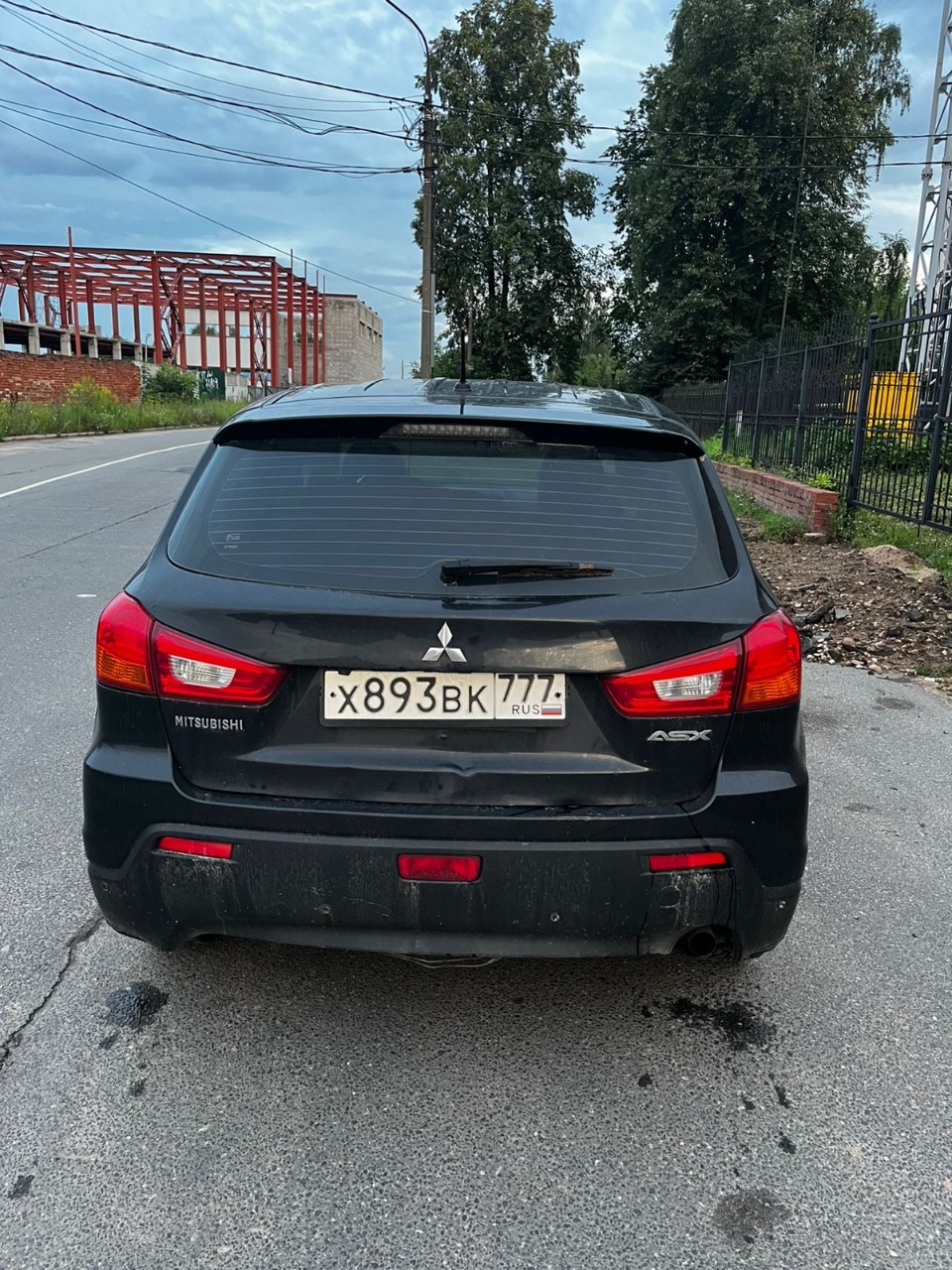 Автомобиль марки МИЦУБИСИ модель АSХ 1.6 2010 г.в. VIN-номер JMBXNGA1WBZ007245. В залоге у ПАО «Совкомбанк».