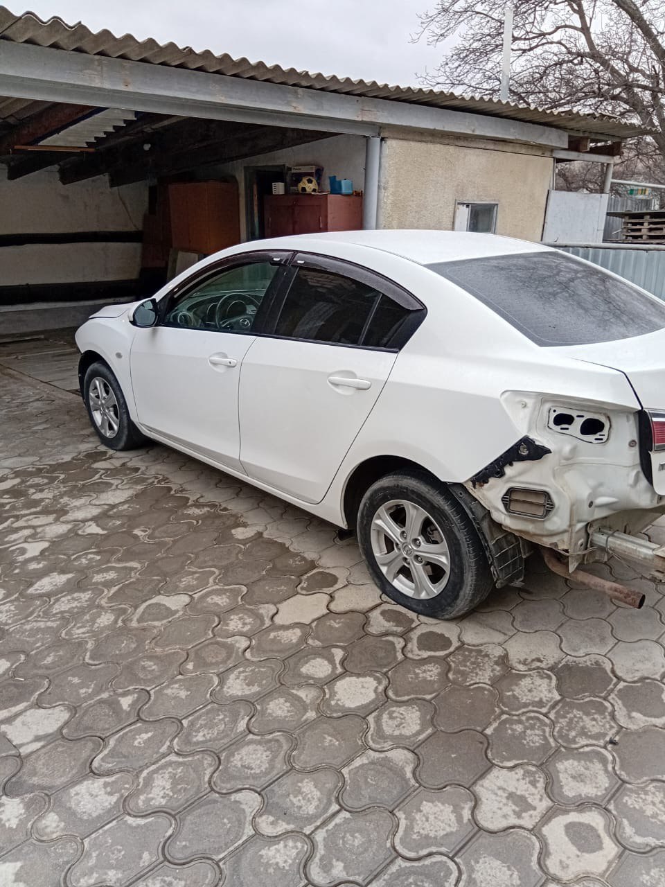 MAZDA 3, 2011 года выпуска, VIN JMZBL12Z501283442