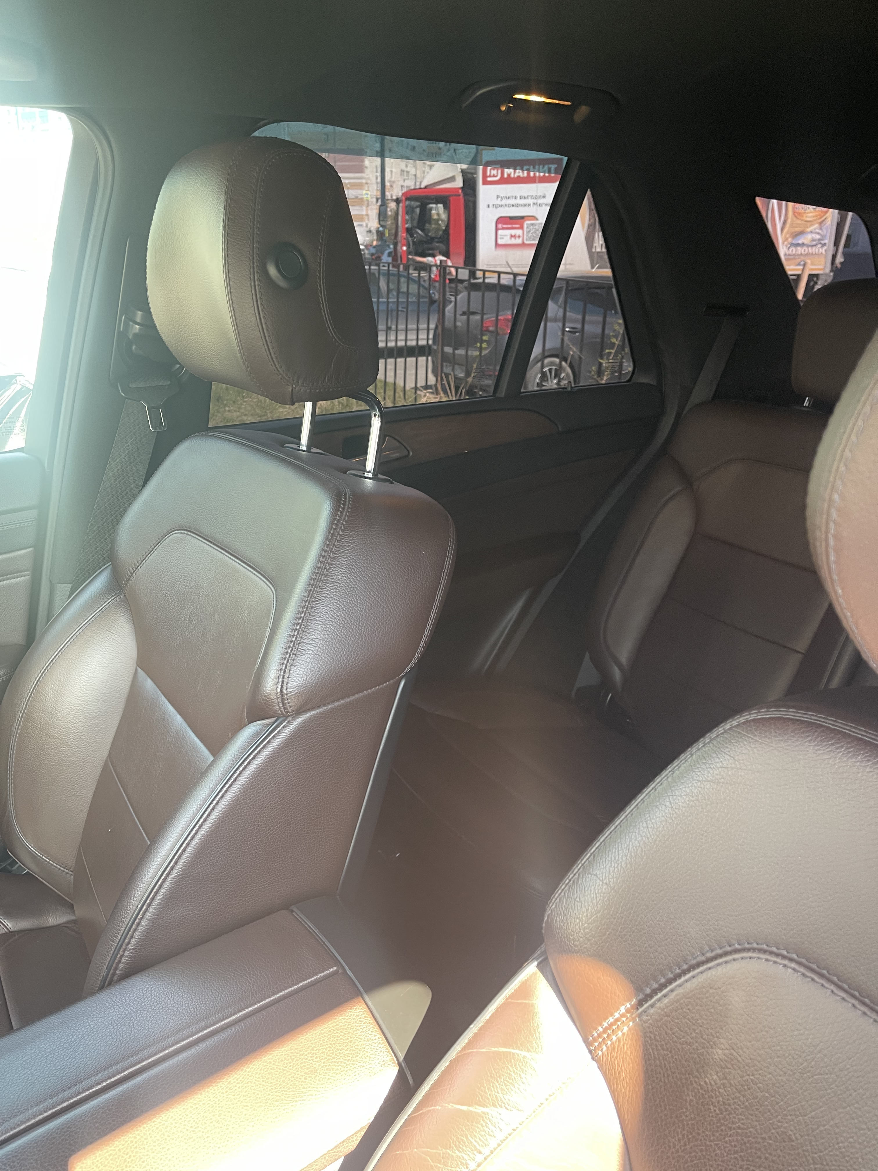 Автомобиль марки MERCEDES-BENZ модель ML 350 4MATIC 2013 г.в. VIN-номер WDC1660571A190776 (залог в пользу ПАО Совкомбанк)