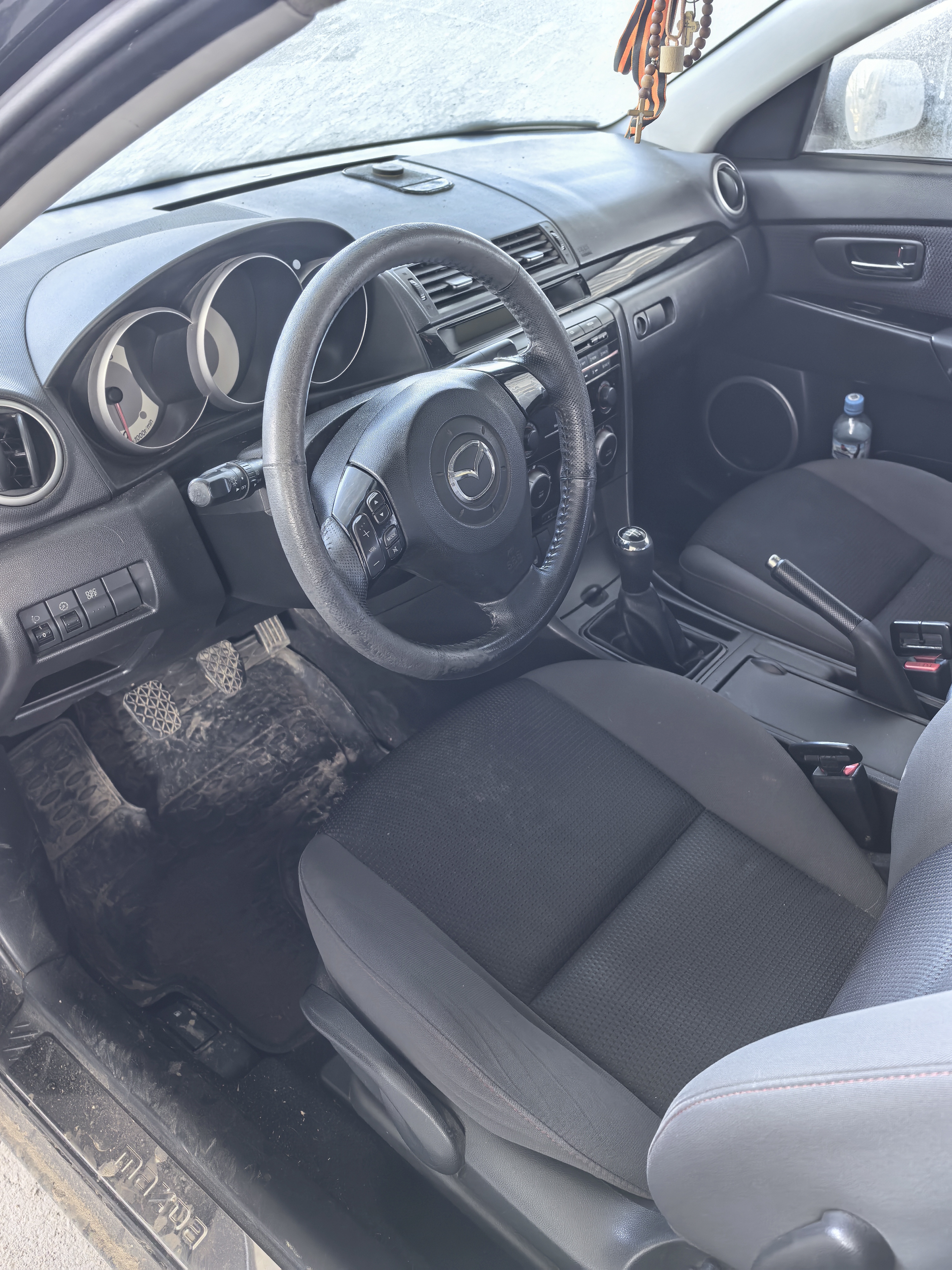 Легковой автомобиль марки: MAZDA, модели: 3, год выпуска: 2008 г., кузов №: JMZBK12F601774304, идентификационный номер (VIN): JMZBK12F601774304. Имущество обременено залогом ПАО «Совкомбанк»