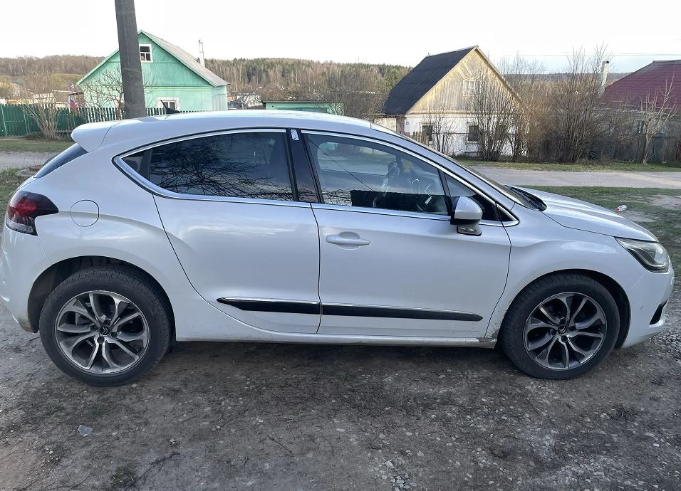 Автомобиль марки CITROEN модель DS4 2013 г. в. VIN-номер VF7NX5FEADY512452