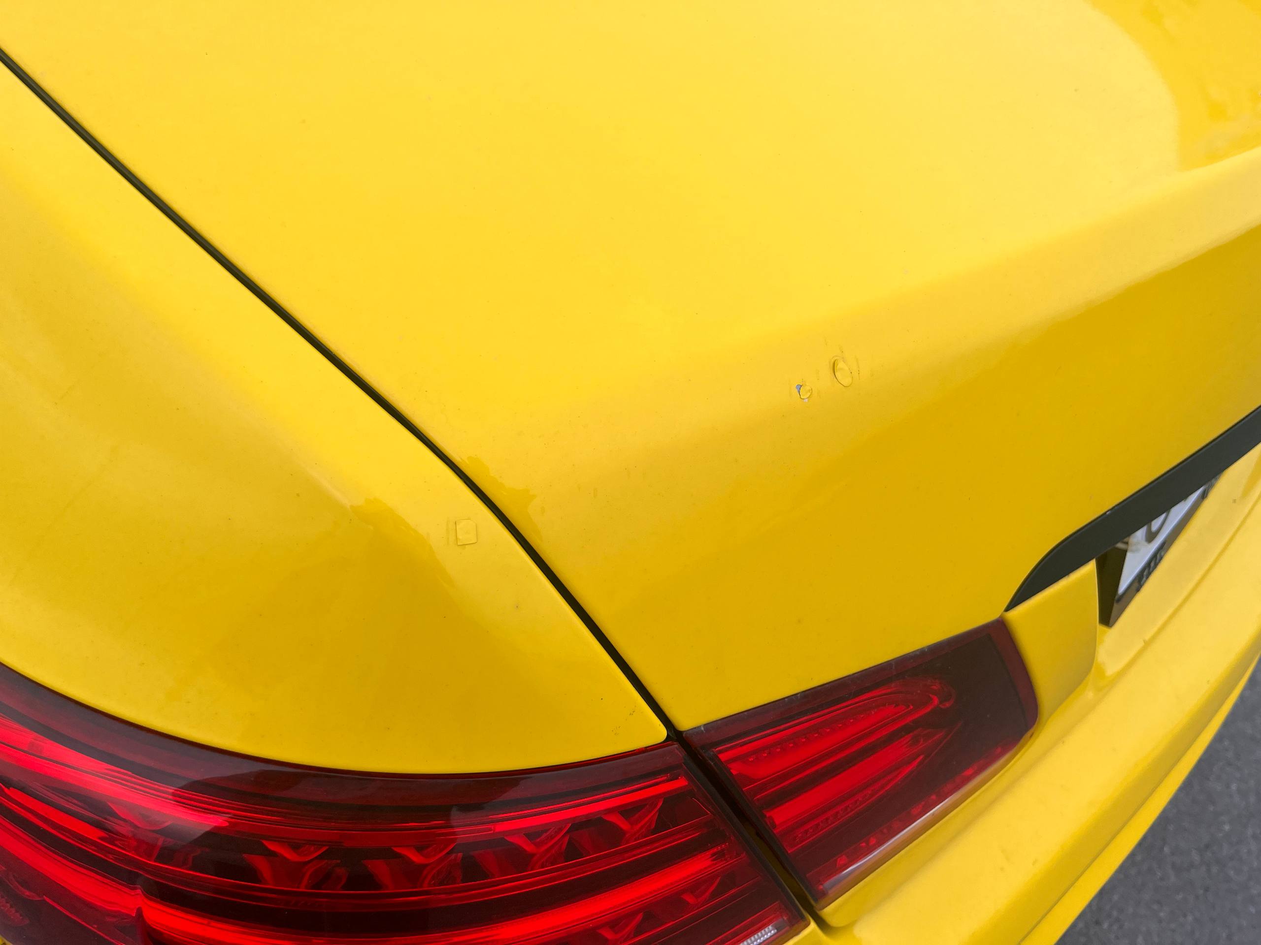 Легковой автомобиль марки: MERCEDES BENZ, модели: E200, год выпуска: 2013 г., идентификационный номер (VIN): WDD2073341F224896 в залоге у ПАО Совкомбанк