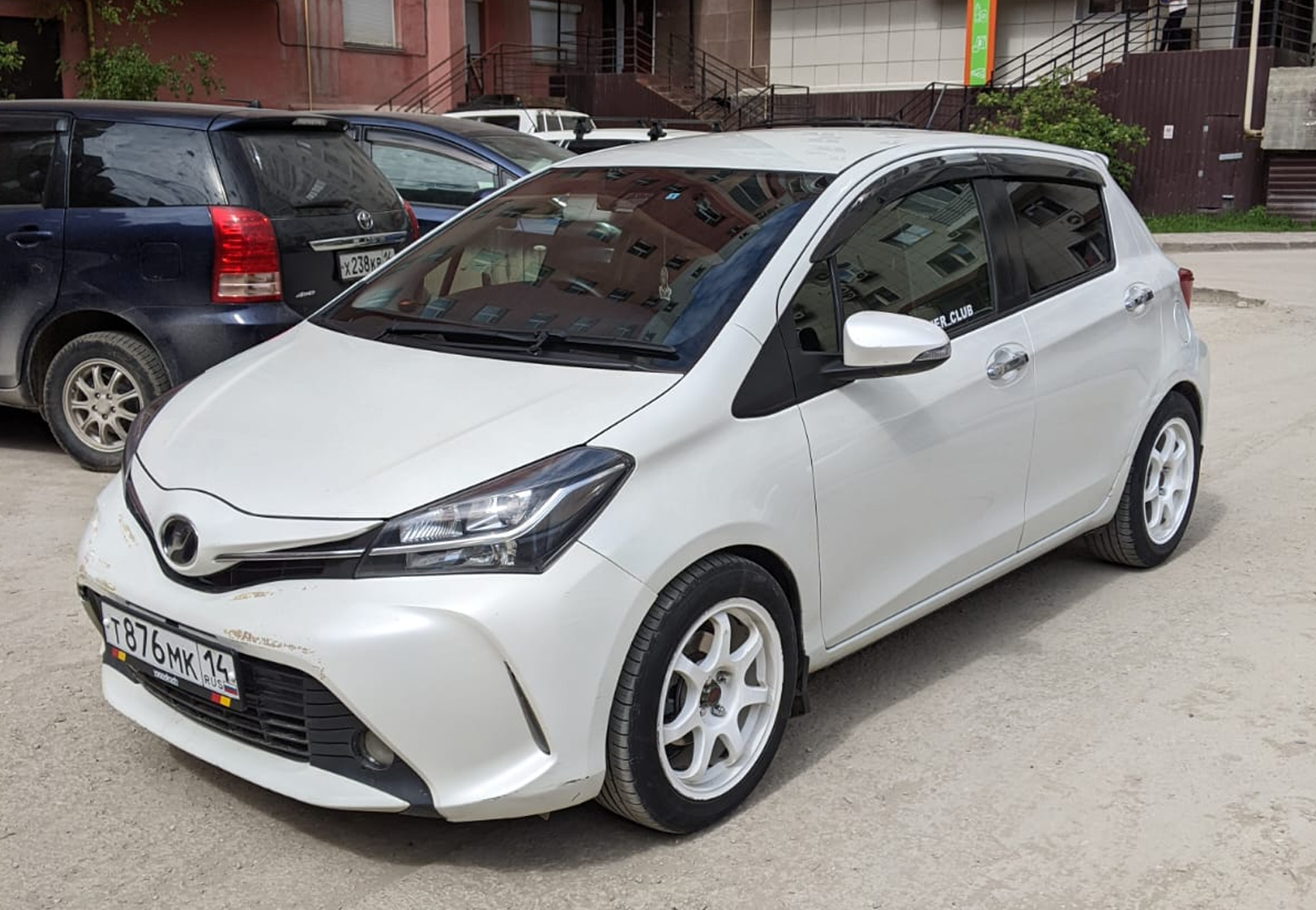 Автомобиль марки Toyota Vitz, год выпуска 2016,кузов №: NSP1302230210