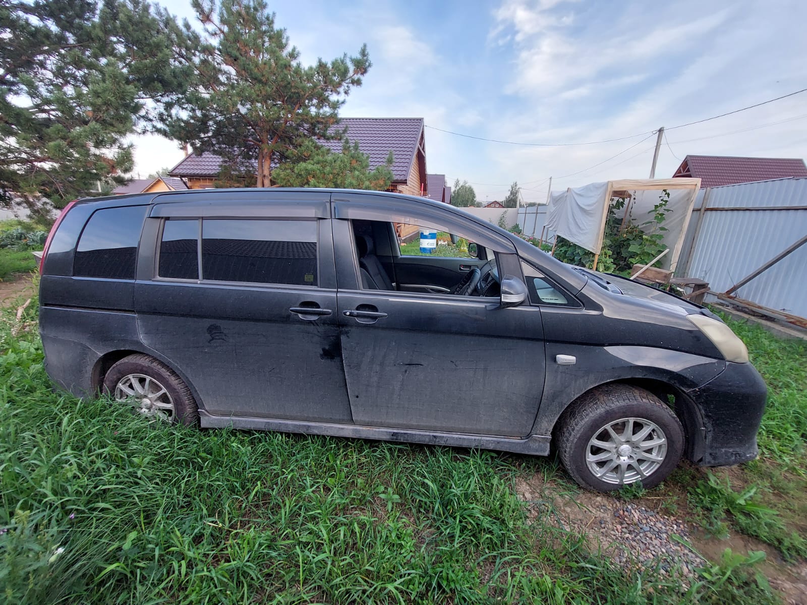 Автомобиль марка: TOYOTA модель: ISIS, год выпуска: 2007 г., кузов №: ZNM10-0045261