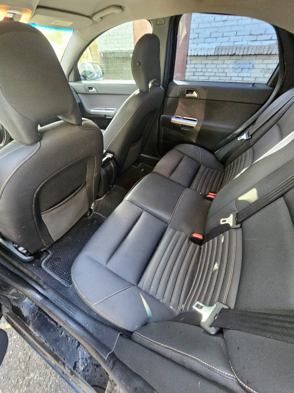 Автомобиль марки ВОЛЬВО модель S40 2012 г.в. VIN-номер YV1MS434BC2576770.