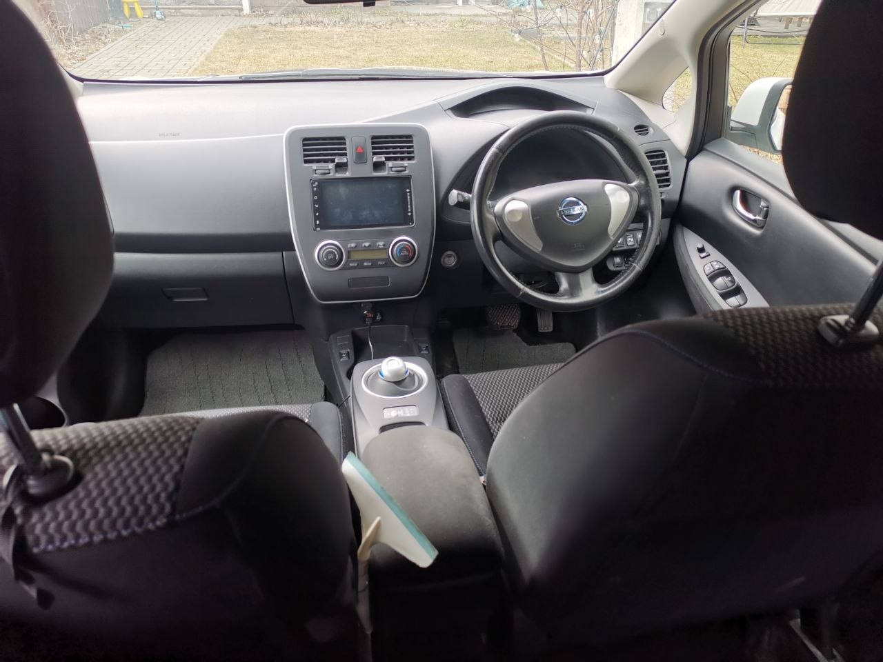 Легковой автомобиль, марка: NISSAN, модель: LEAF, год изготовления: 2014 г.в., цвет: белый, VIN: AZE0-104452 г/н: O061BX196.