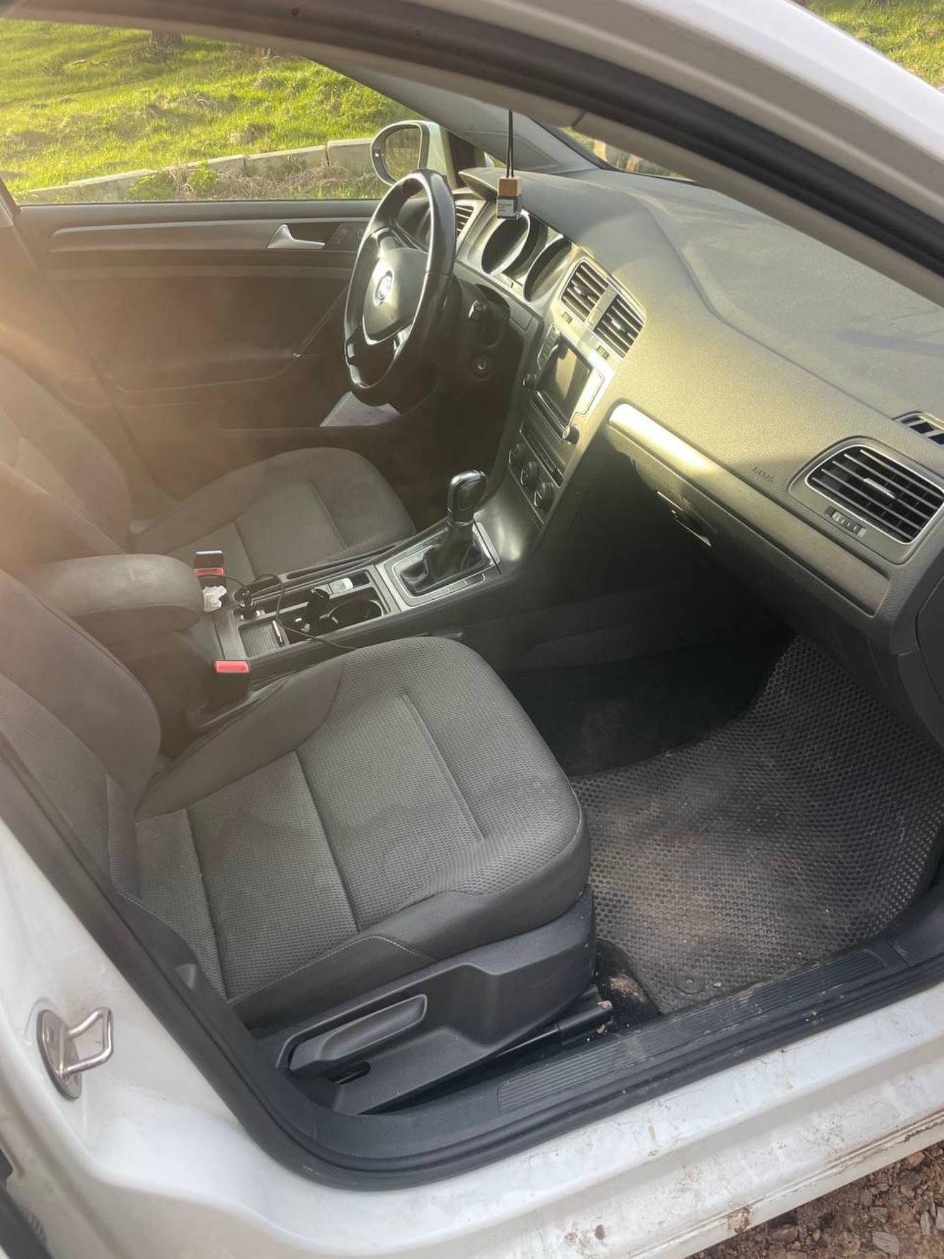 Автомобиль марки VOLKSWAGEN модель Golf 2013 г.в. VIN-номер WVWZZZAUZEW049565