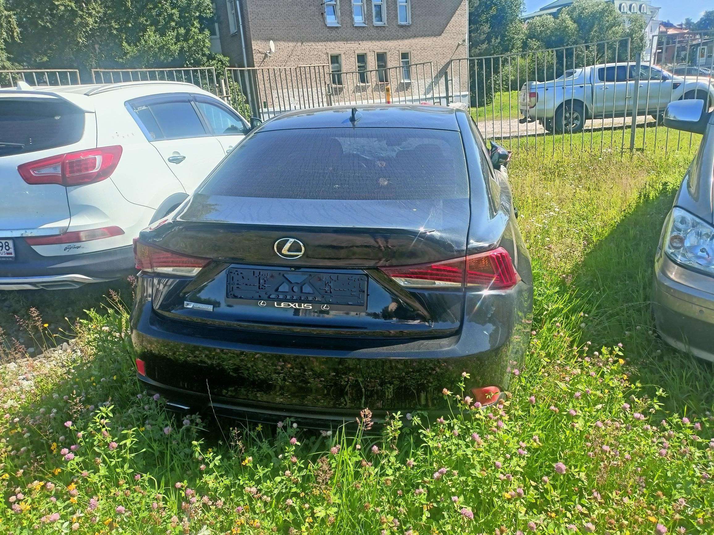 Автомобиль легковой Lexus IS200t, 2016 г.в., VIN JTHBA1D29H5043188.